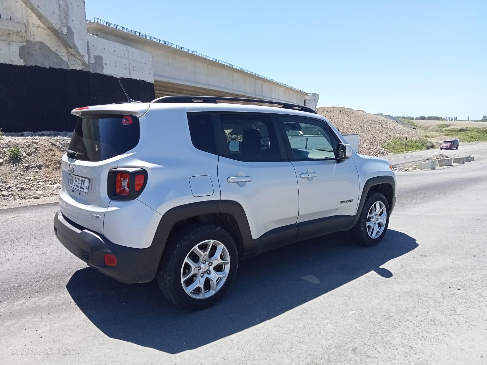 Jeep Renegade — exterior view 5