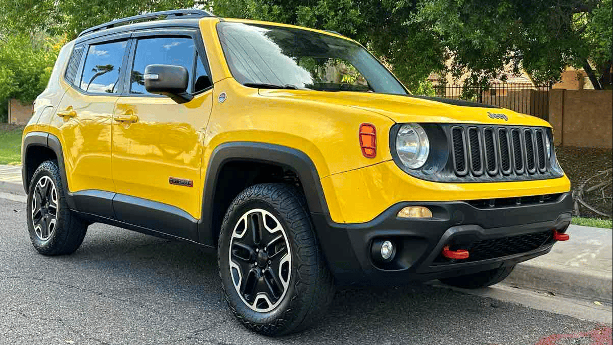 Jeep Renegade for rent in Georgia from 35 € per day