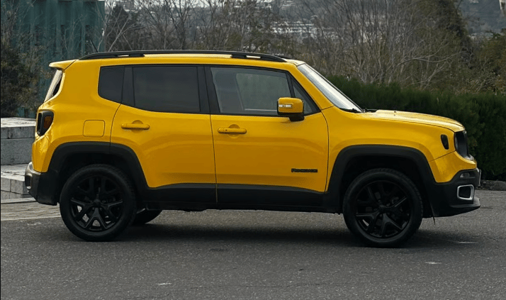 Jeep Renegade — exterior view 5