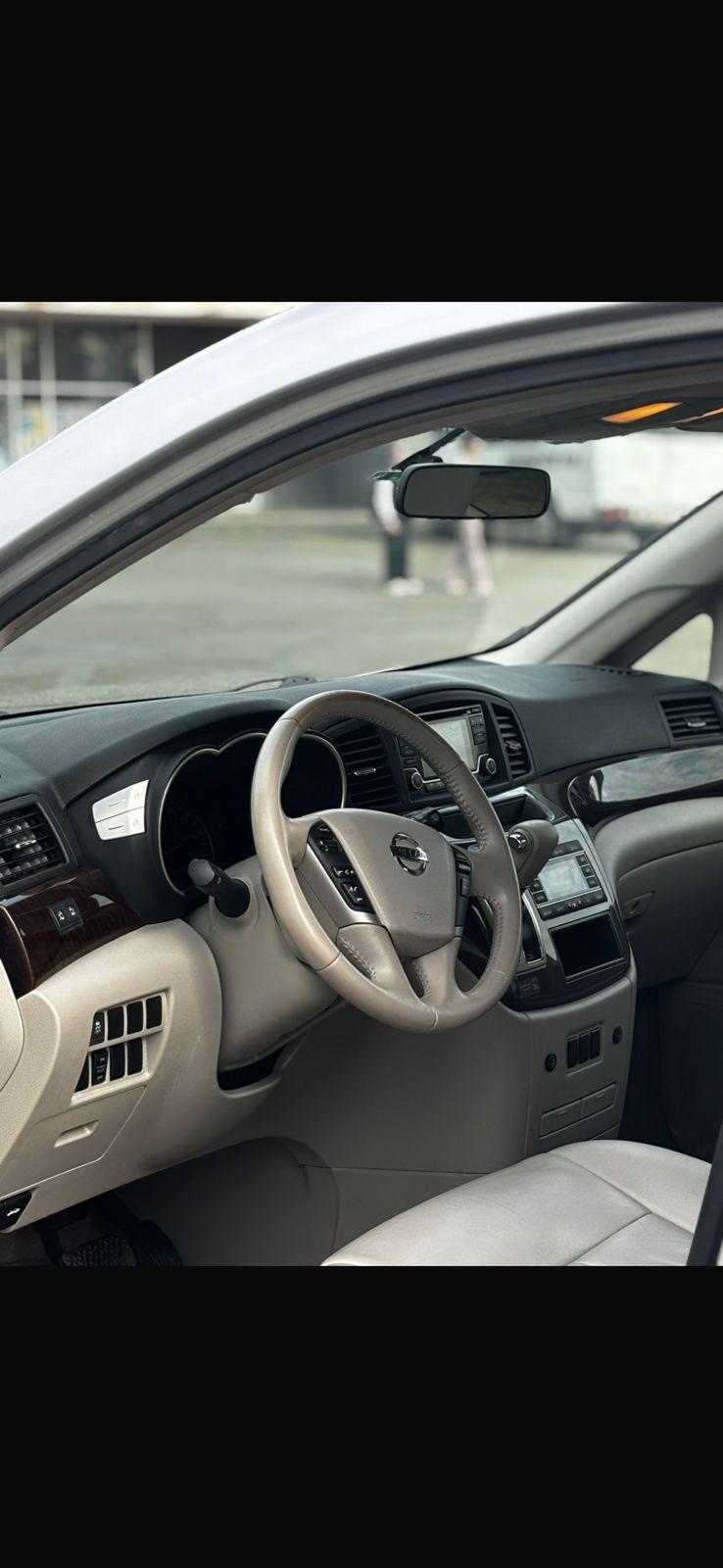 Nissan Quest — exterior view 7
