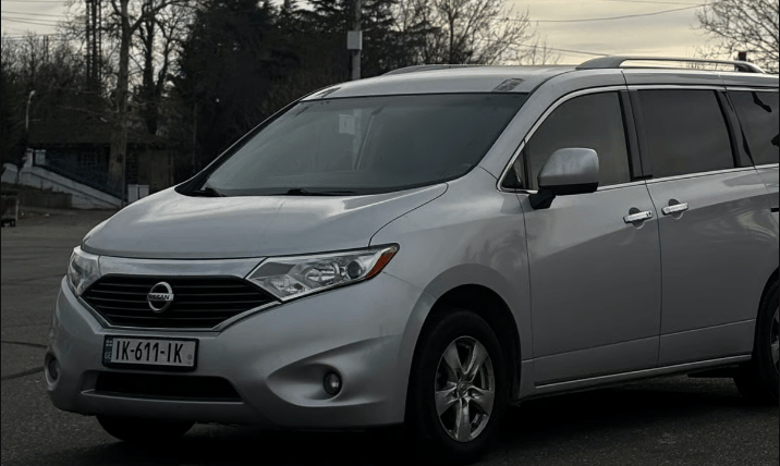 Nissan Quest — exterior view 2