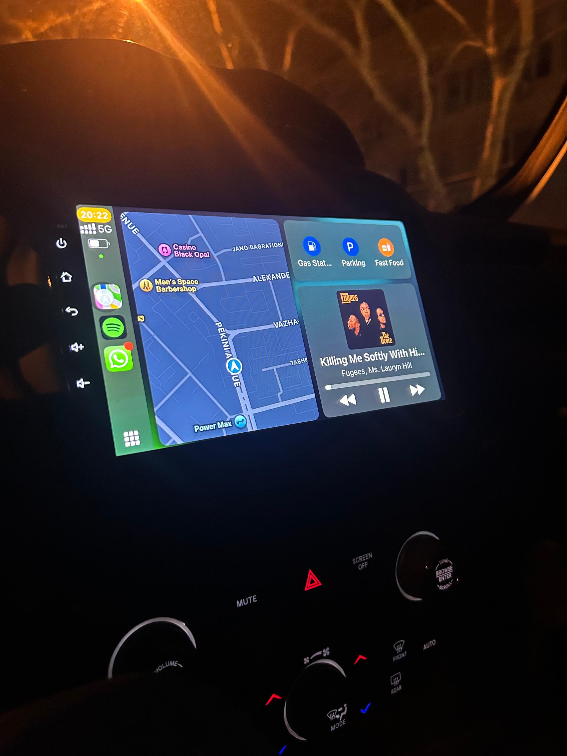 Jeep Renegade TrailHawk — exterior view 9