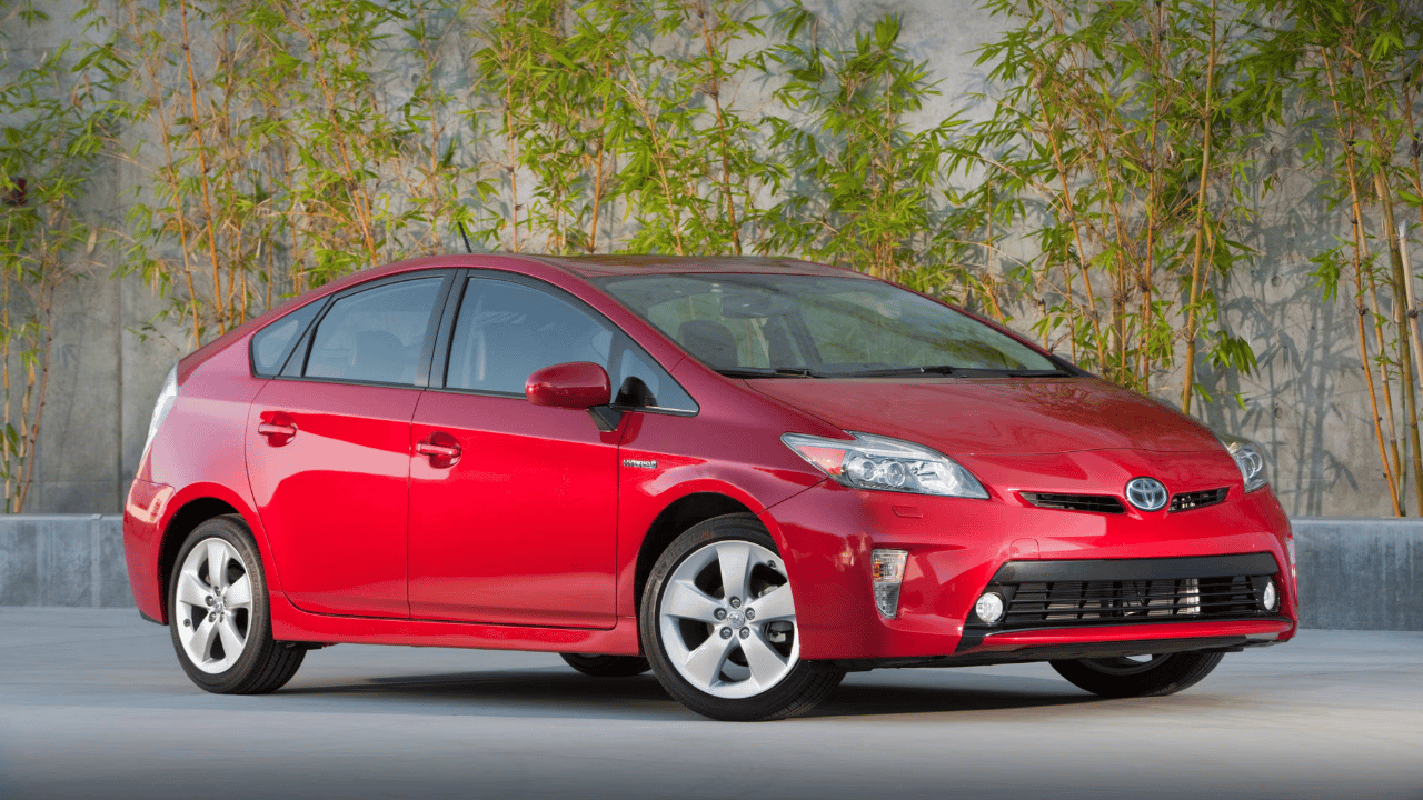 Toyota Prius for rent in Georgia from 30 € per day