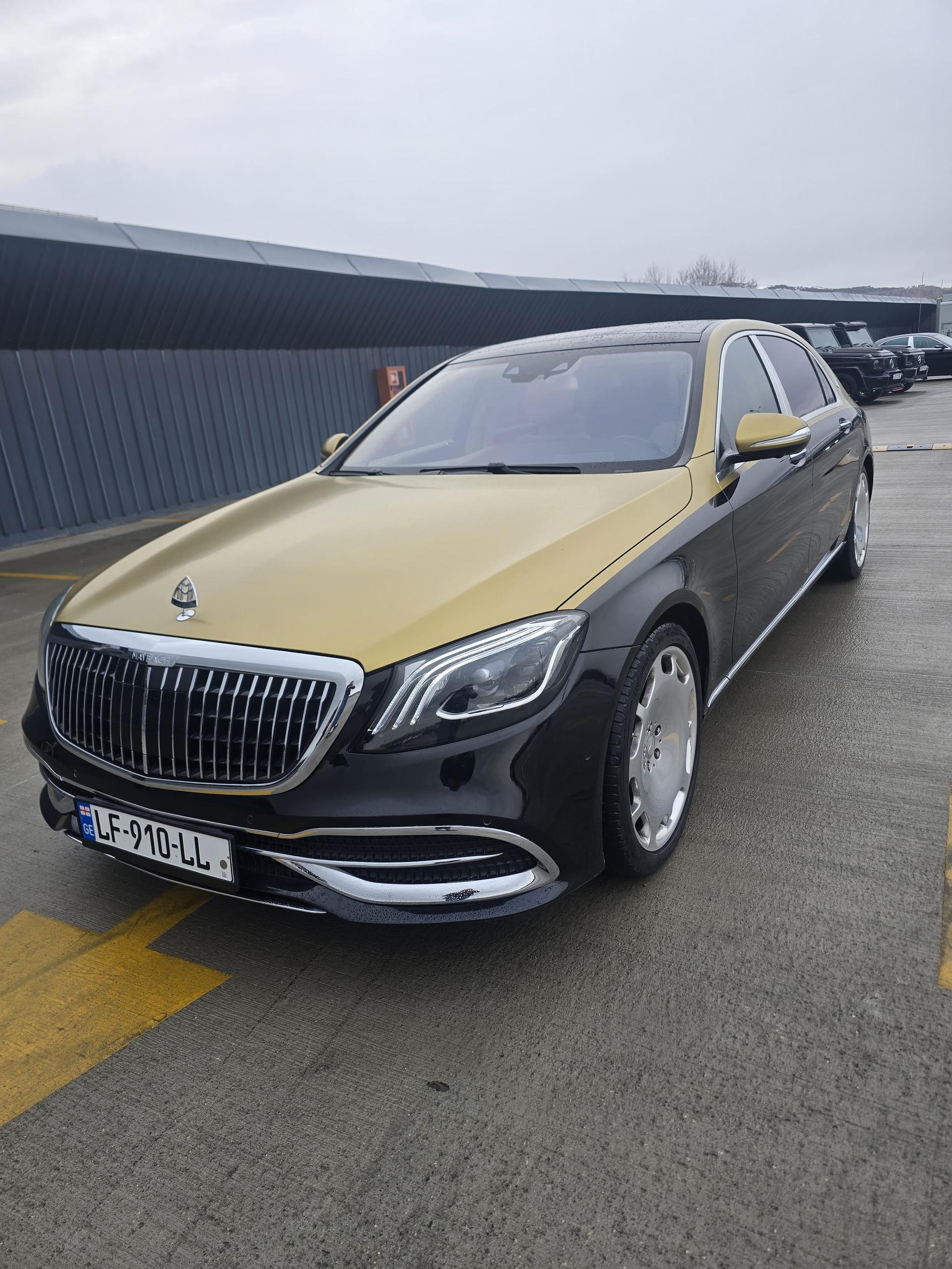 Mercedes-Benz maybach — exterior view 2