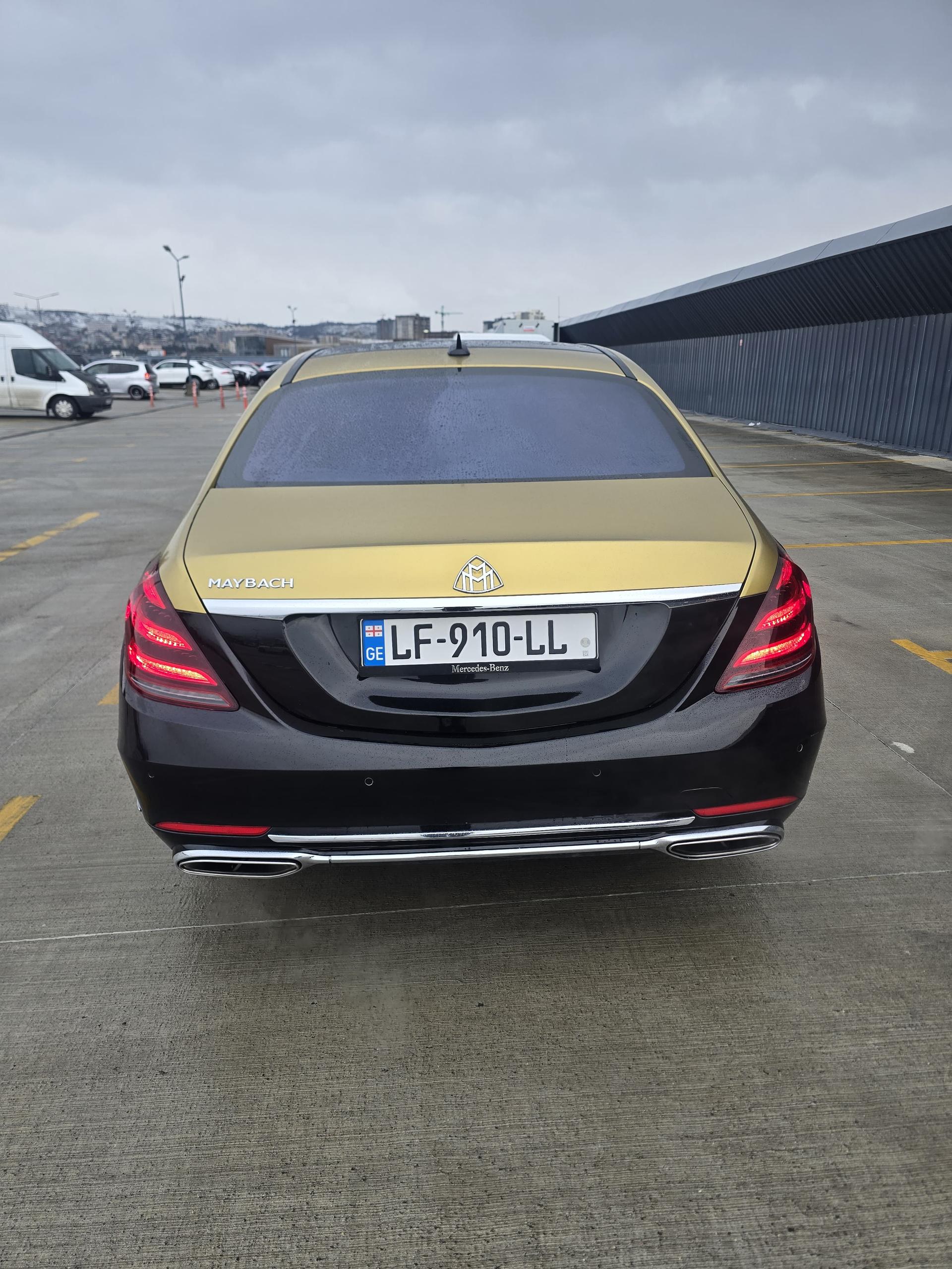 Mercedes-Benz maybach — exterior view 5
