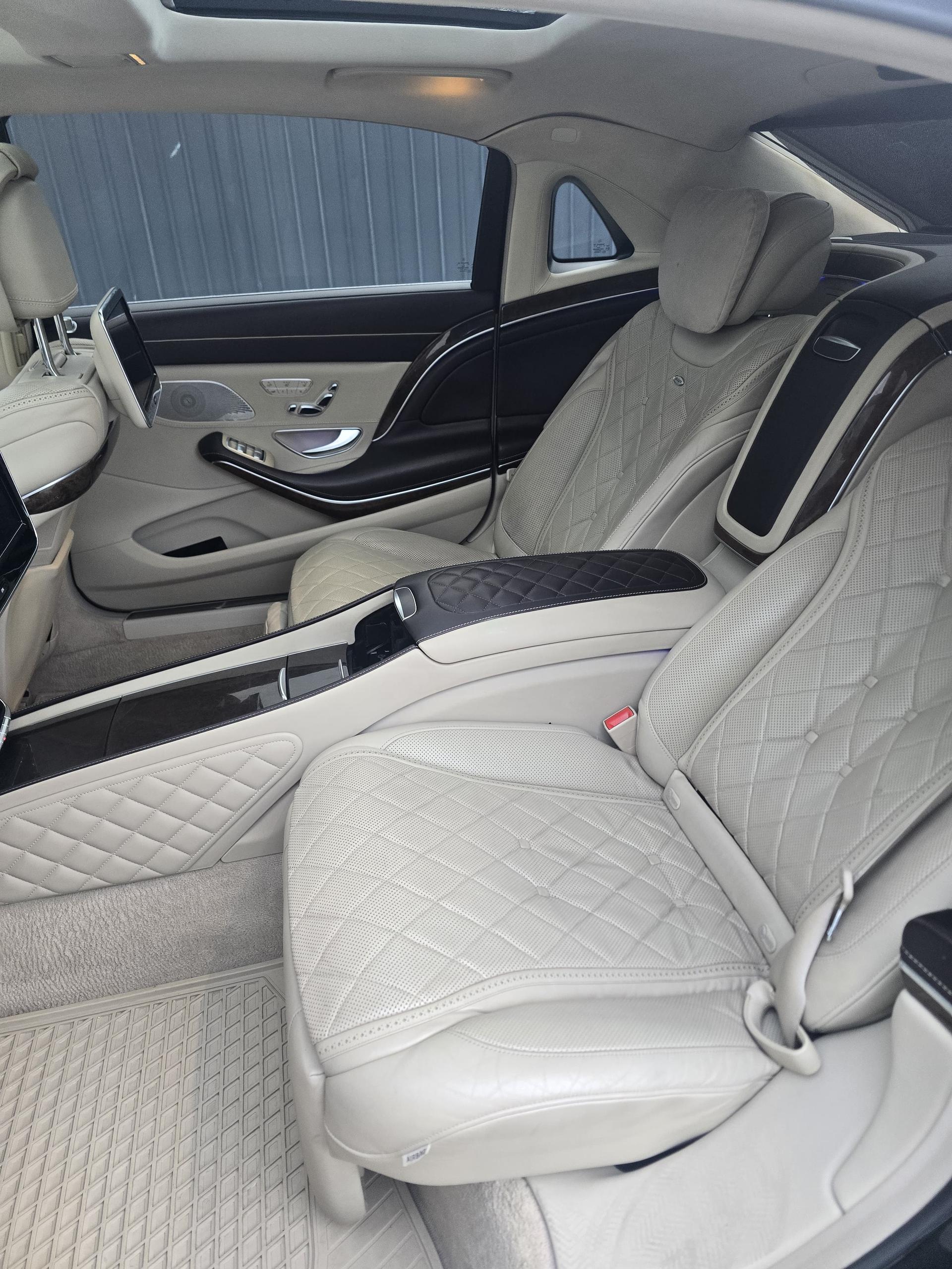 Mercedes-Benz maybach — exterior view 9