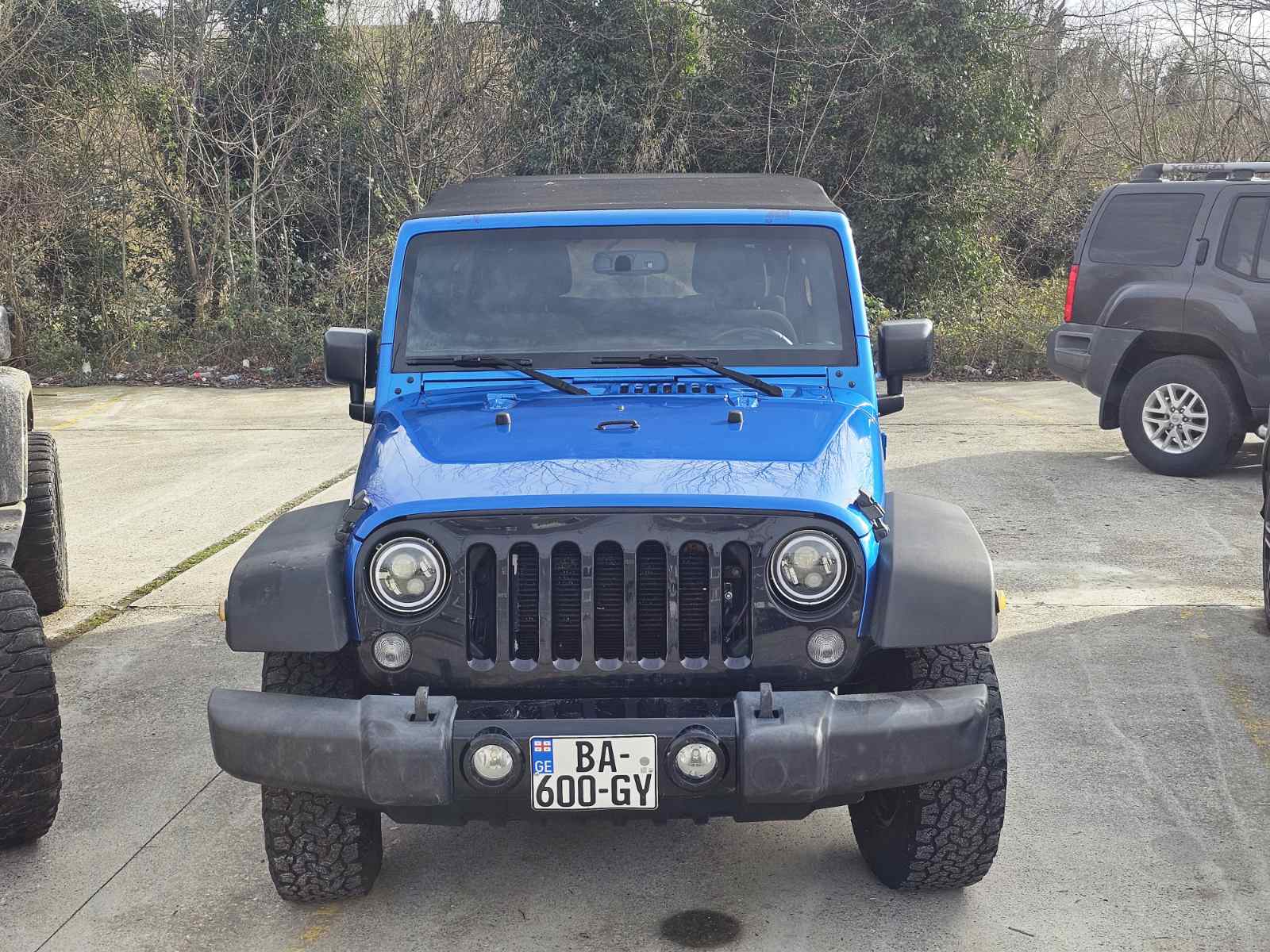 Jeep Wrangler — exterior view 6