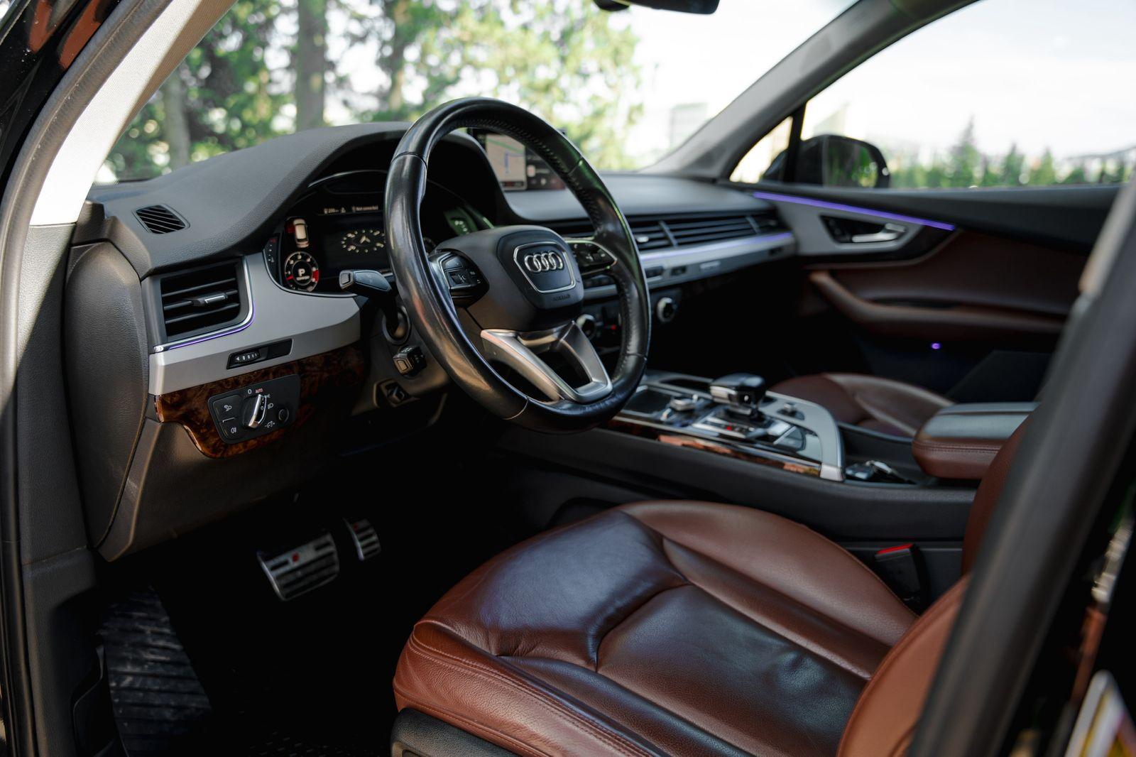 Audi Q7 — exterior view 7