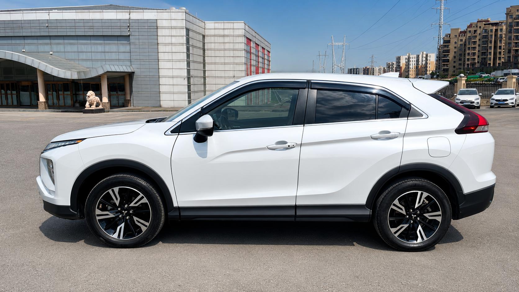 Mitsubishi Eclipse Cross — exterior view 2