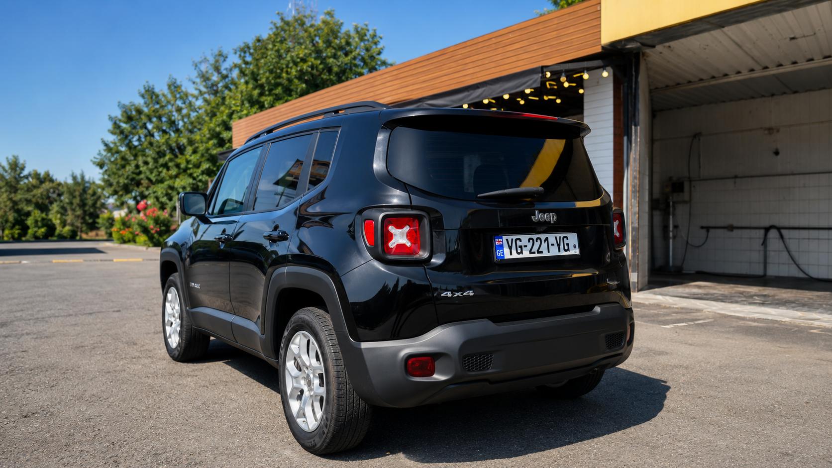 Jeep Renegade — exterior view 5