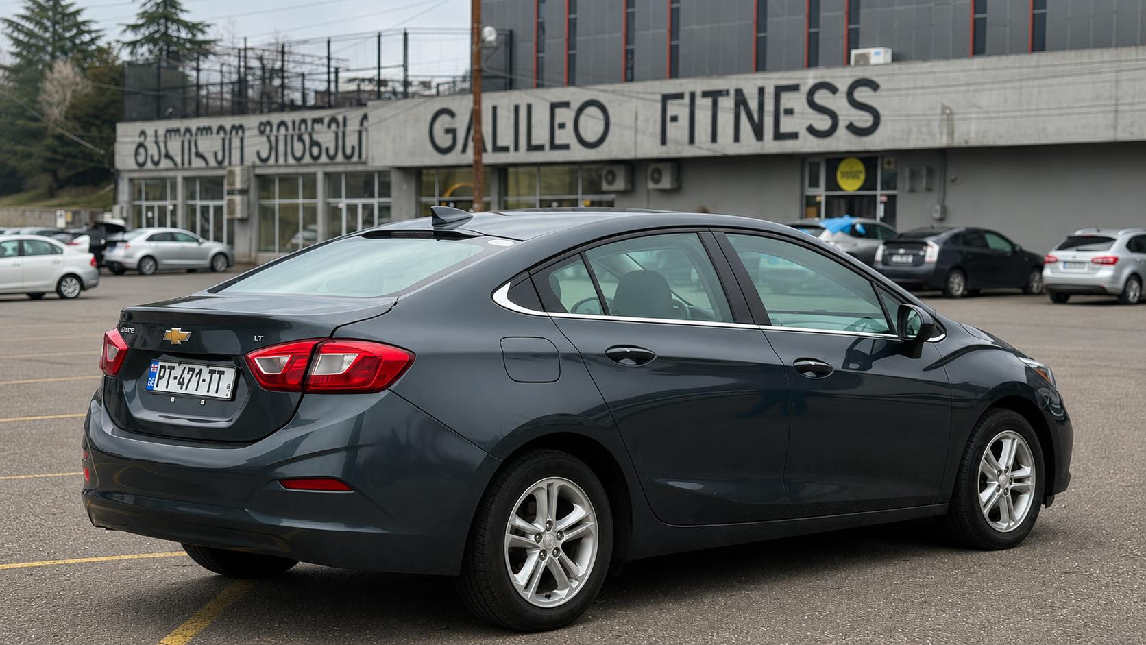 Chevrolet Cruze — exterior view 5