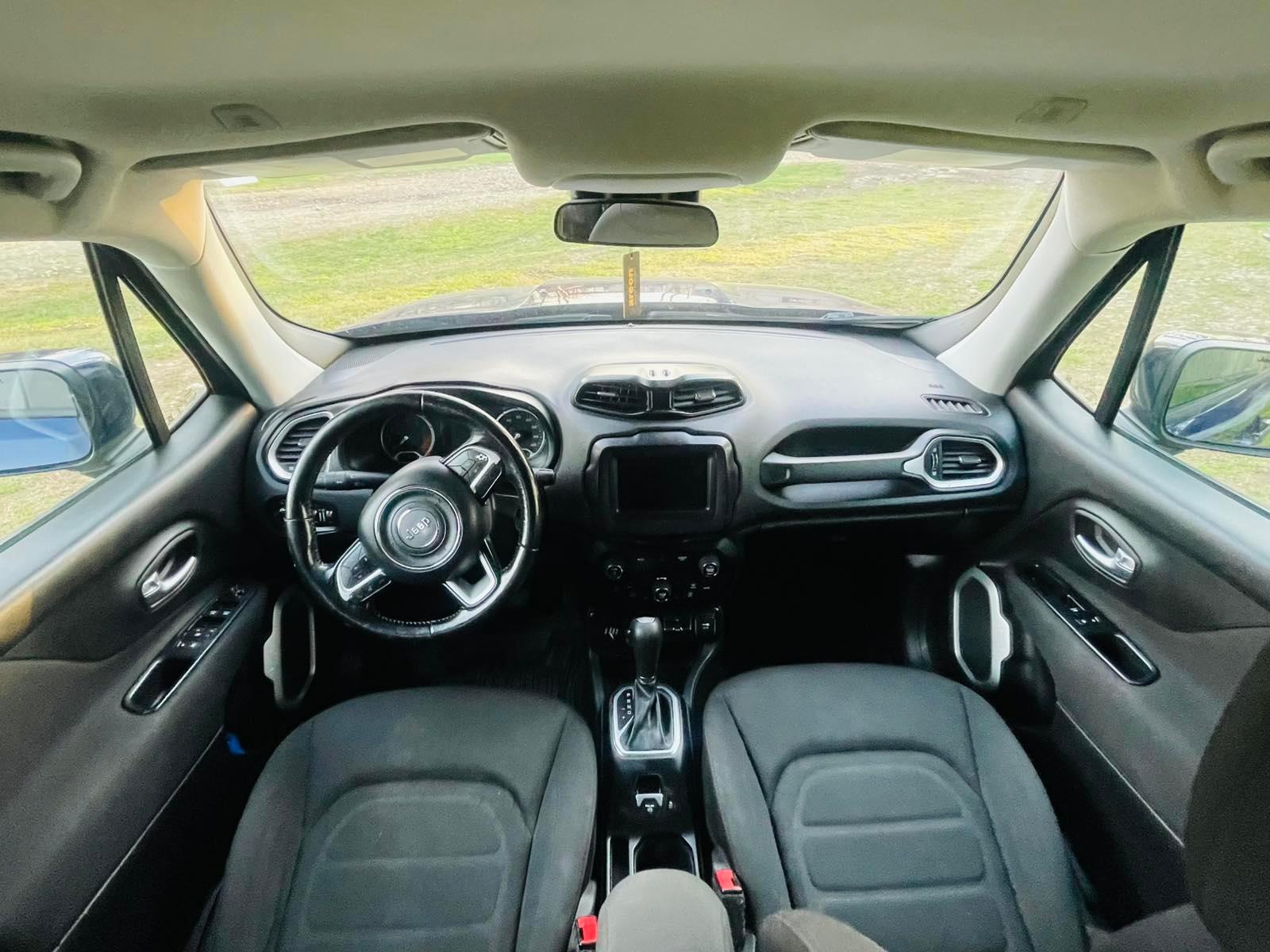 Jeep Renegade — exterior view 6