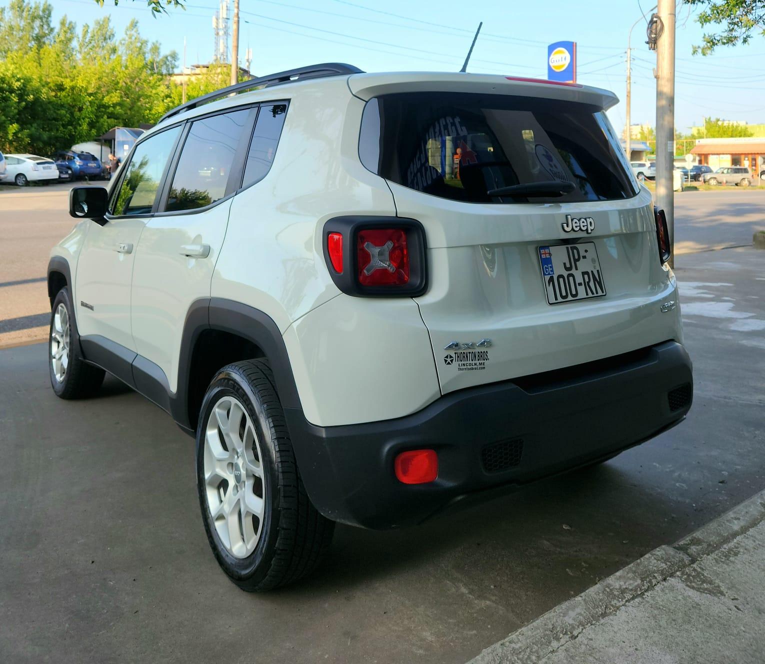 Jeep Renegade — exterior view 3