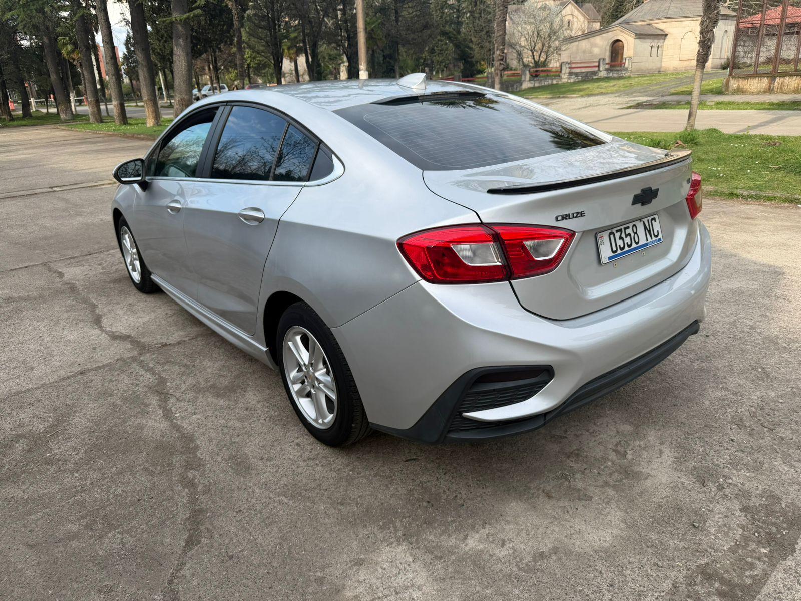 Chevrolet Cruze RS — exterior view 5