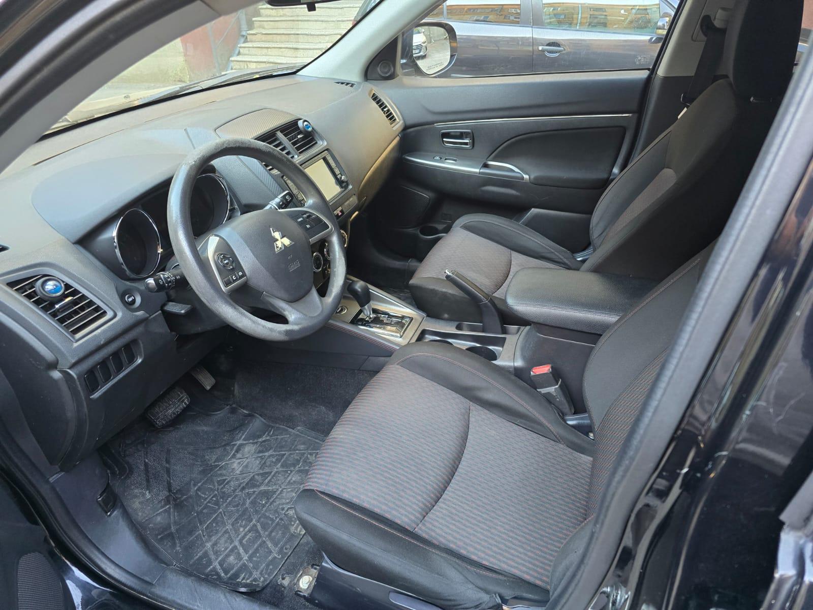 Mitsubishi Outlander Sport SE — exterior view 8