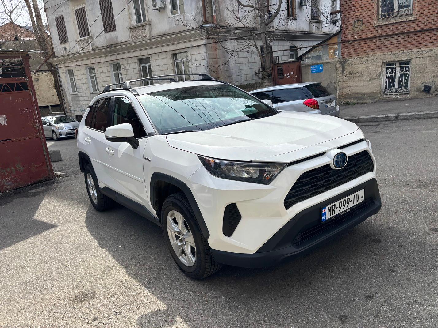 Toyota Rav4 — exterior view 2