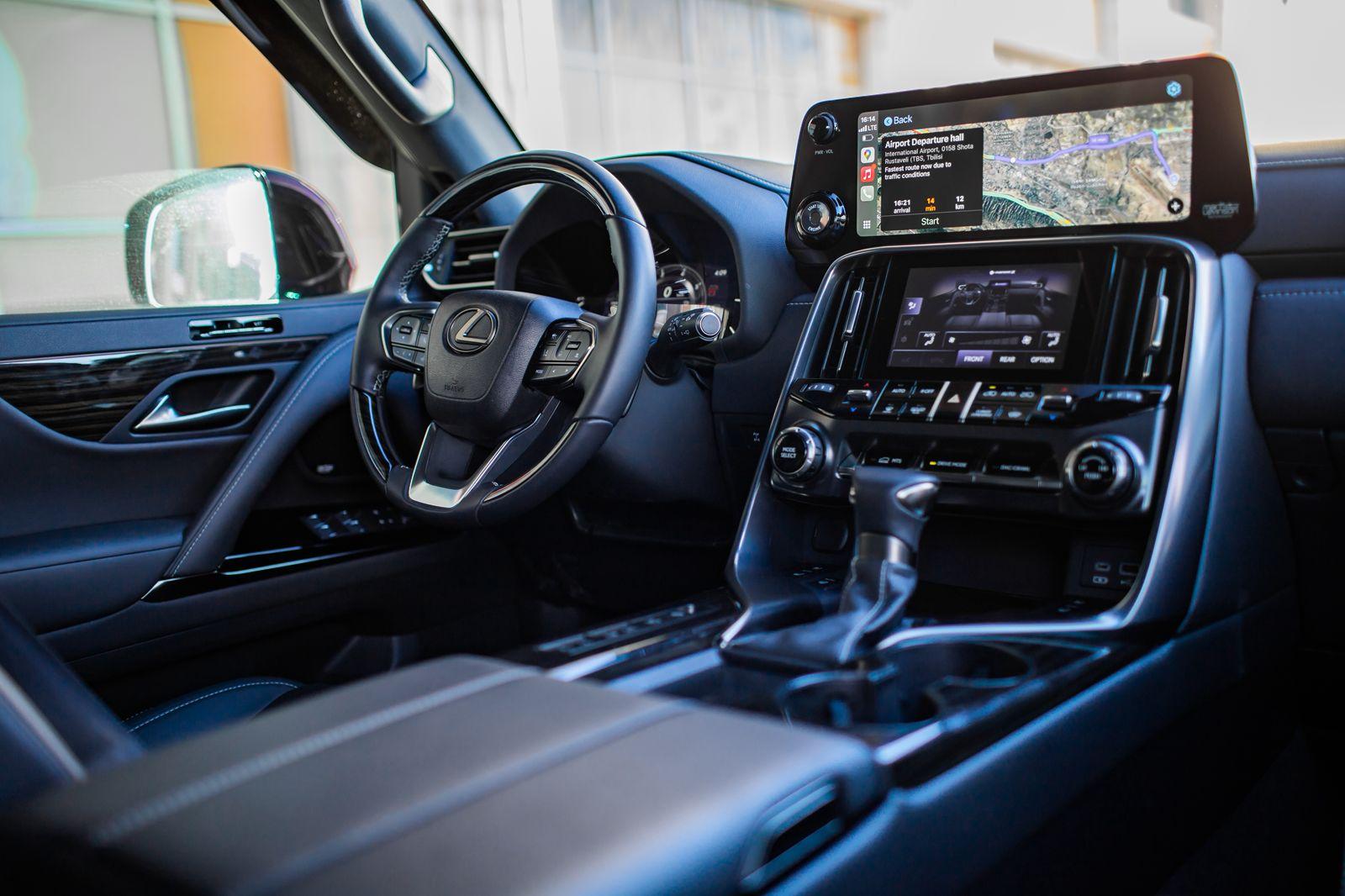 Lexus LX600 — exterior view 9