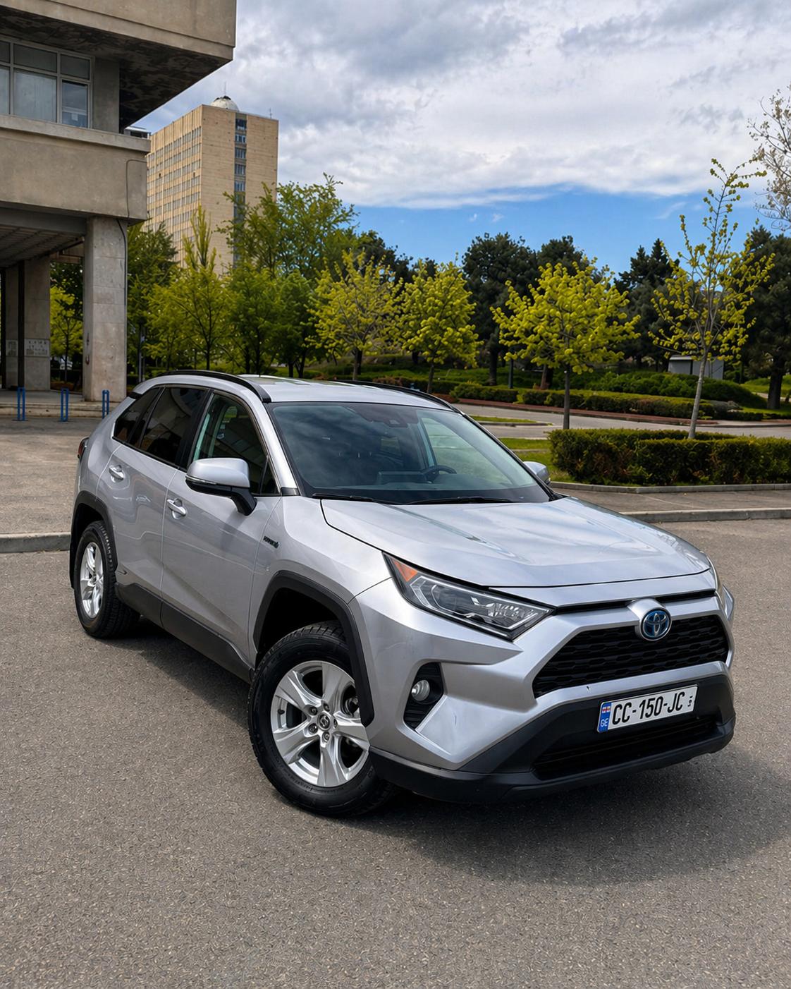Toyota rav4 — exterior view 3