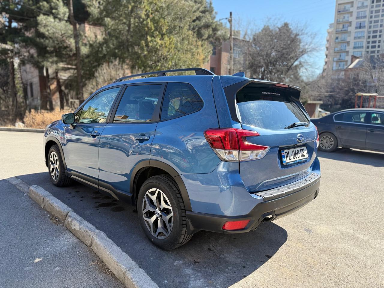Subaru Forester — exterior view 5