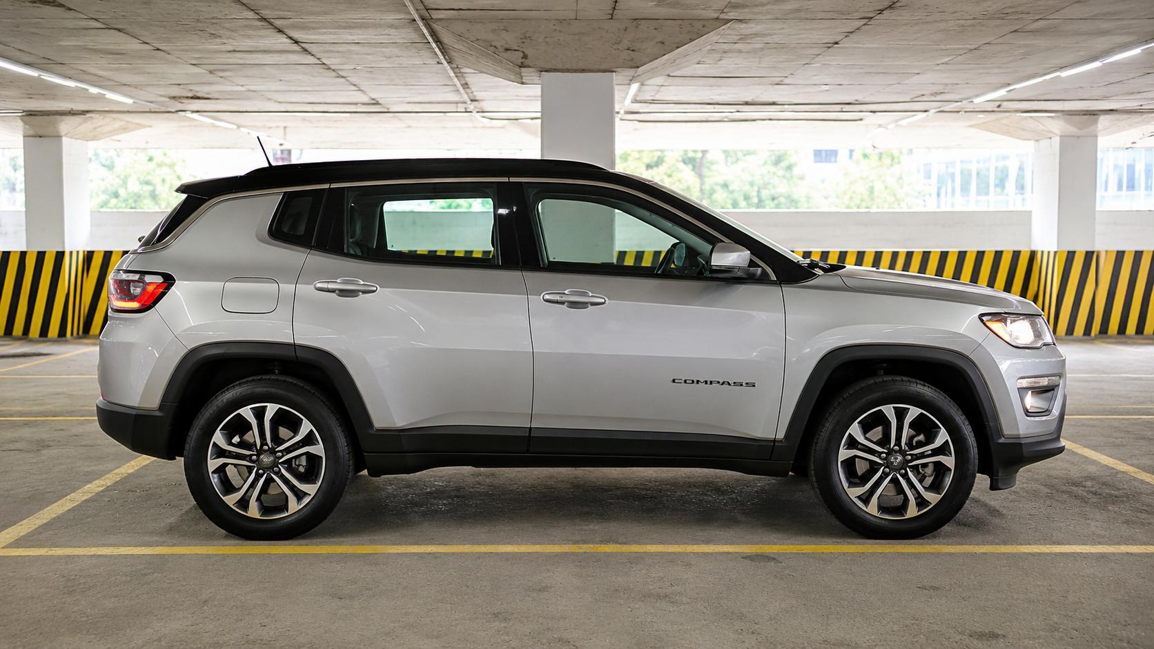 Jeep Compass — exterior view 3