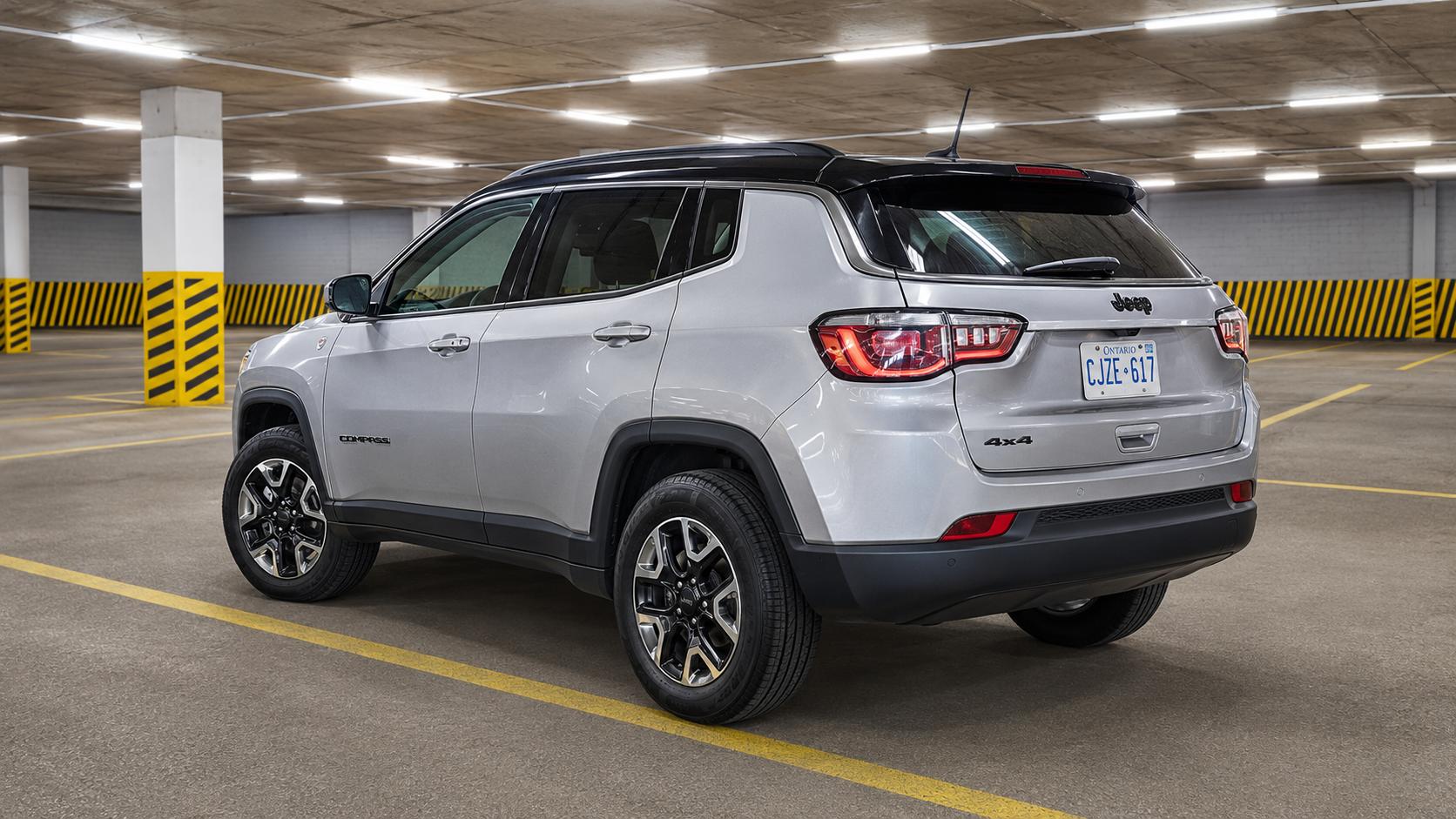 Jeep Compass — exterior view 5