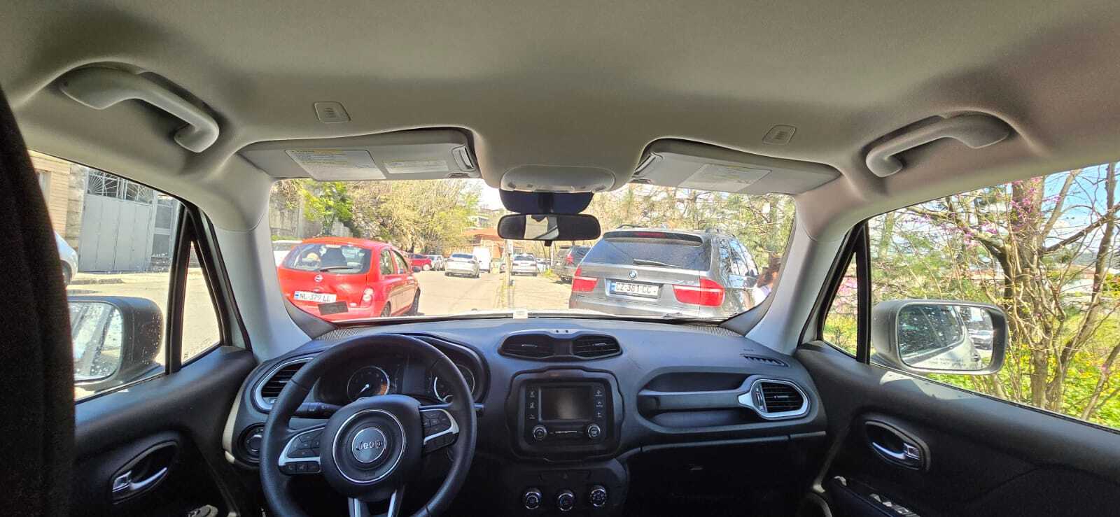 Jeep Renegade — exterior view 4