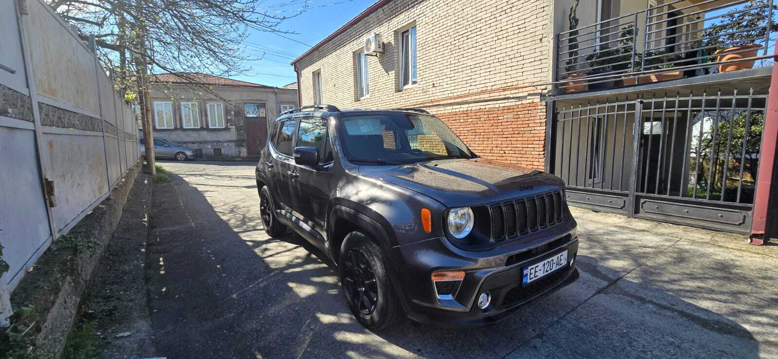 Jeep Renegade — exterior view 2