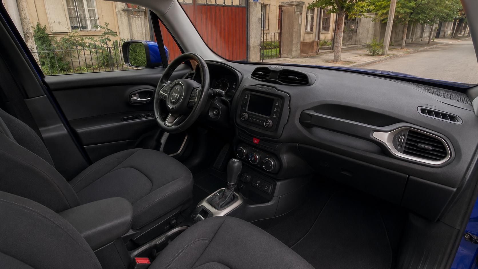 Jeep Renegade — exterior view 4