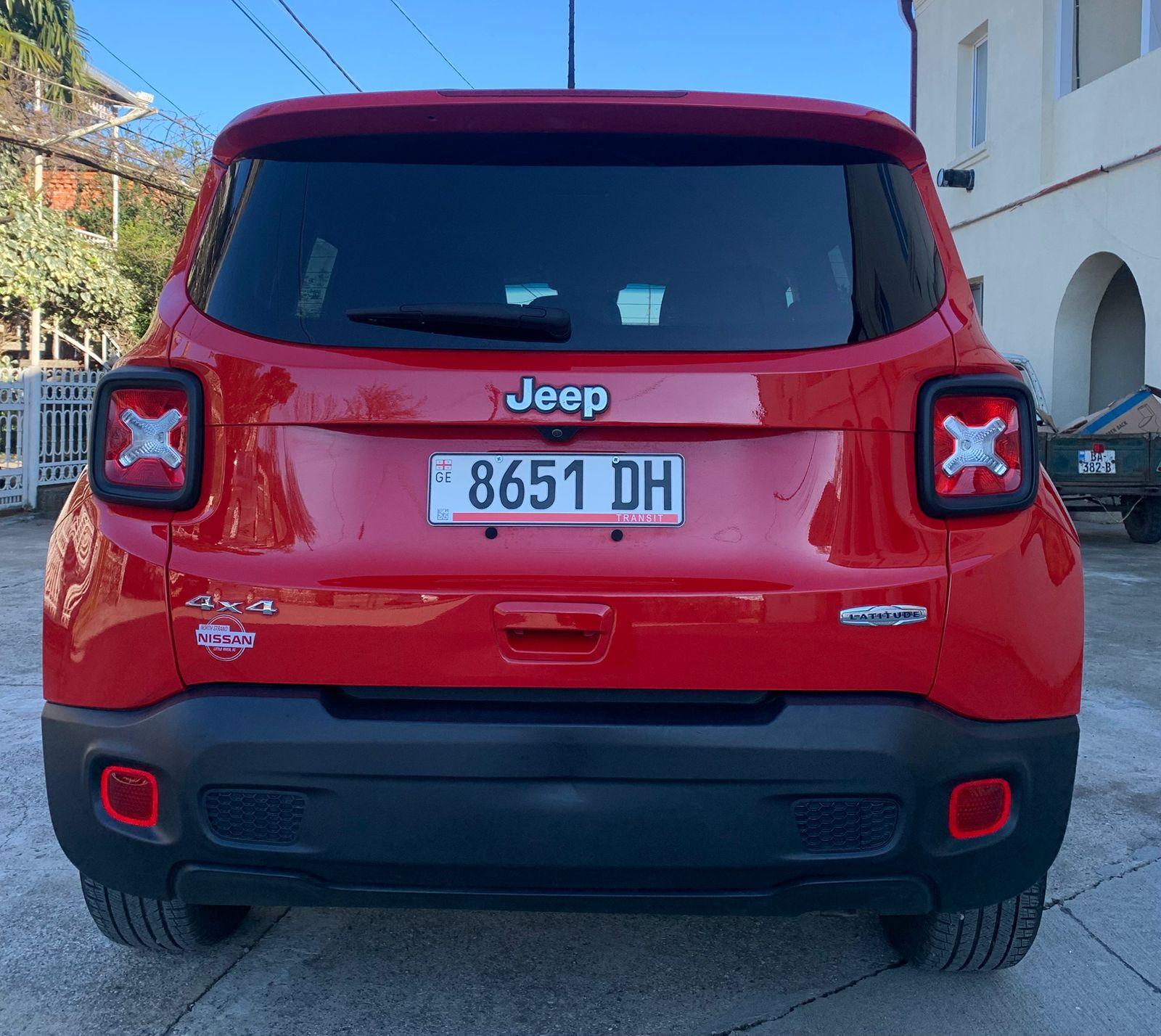 Jeep Renegade — exterior view 4