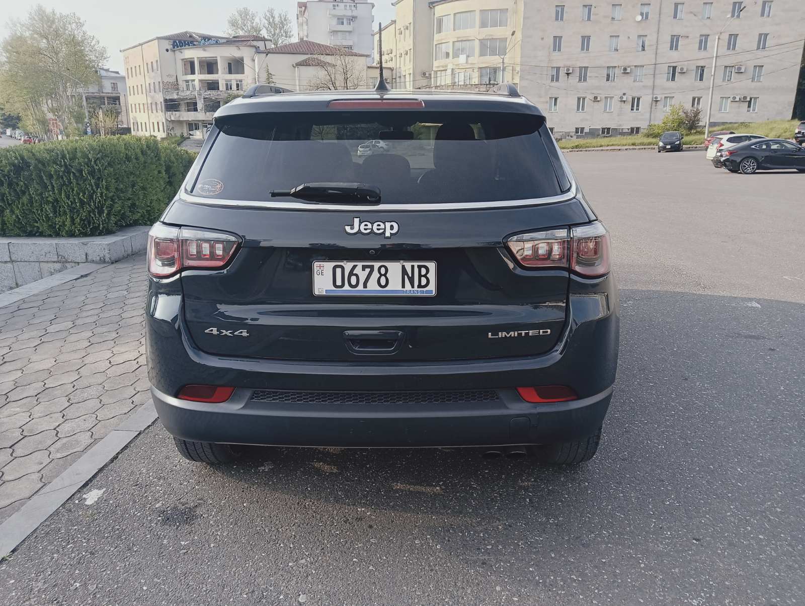 Jeep Compass — exterior view 7