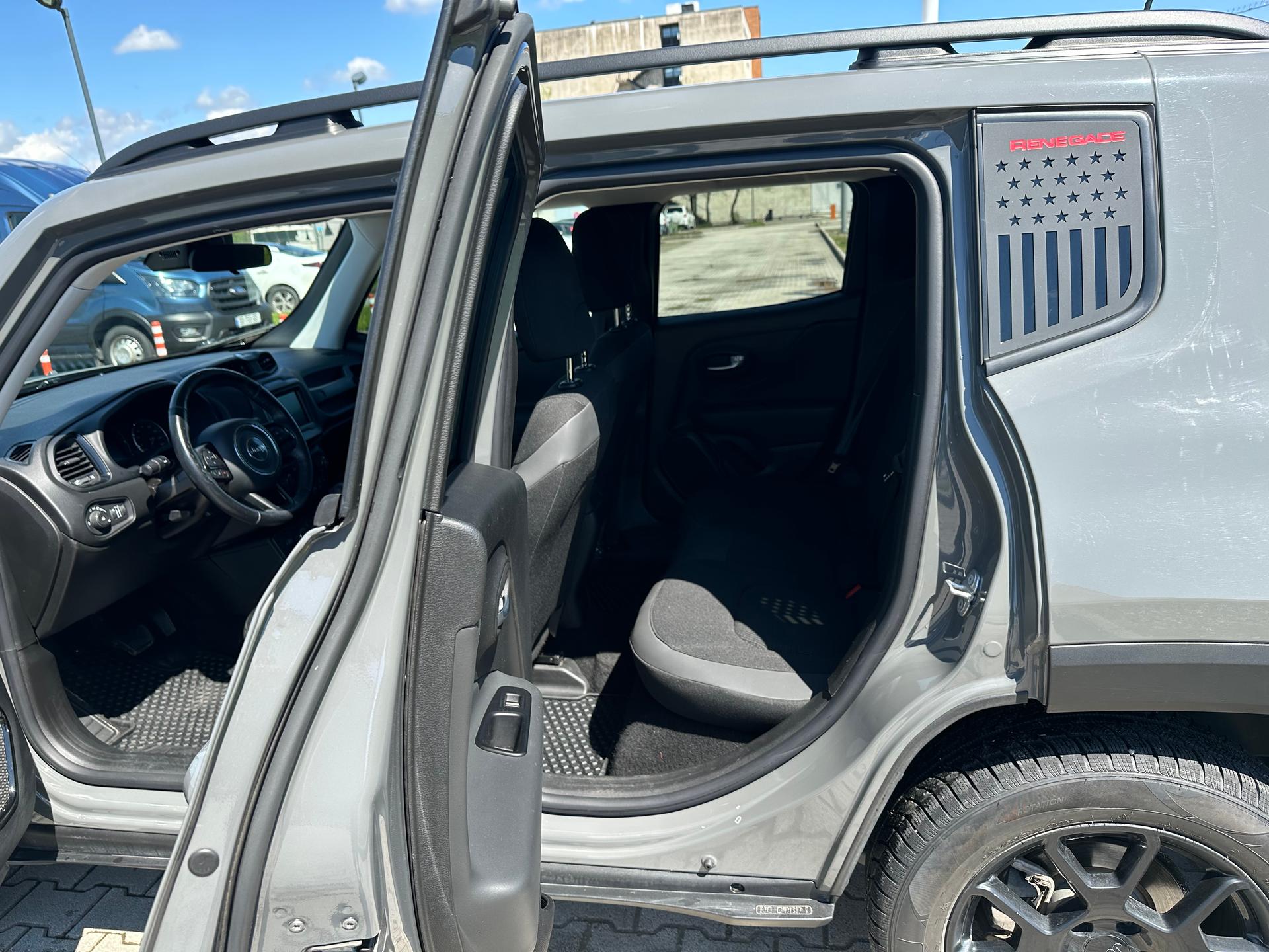 Jeep Renegade — exterior view 7