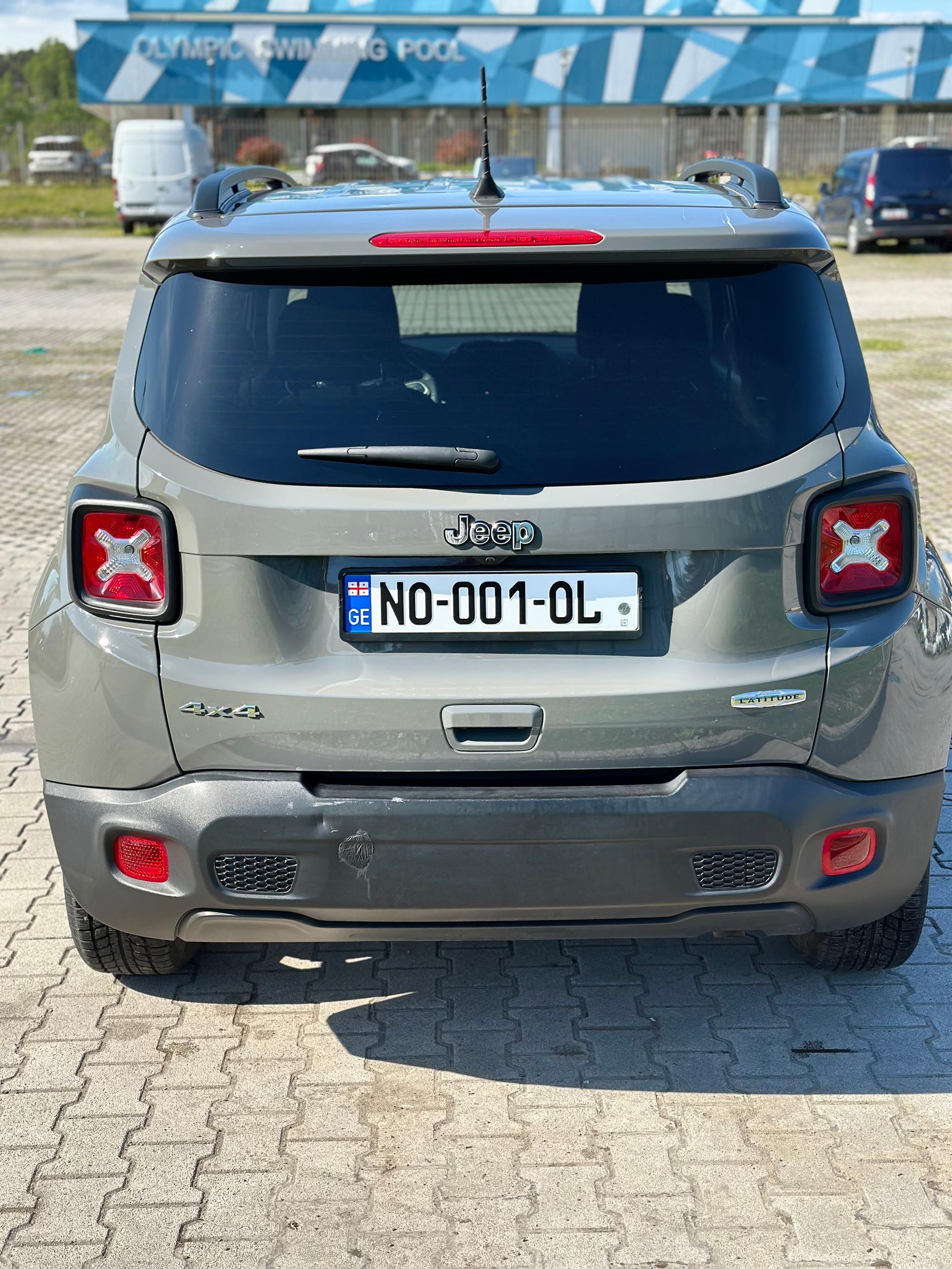 Jeep Renegade — exterior view 5