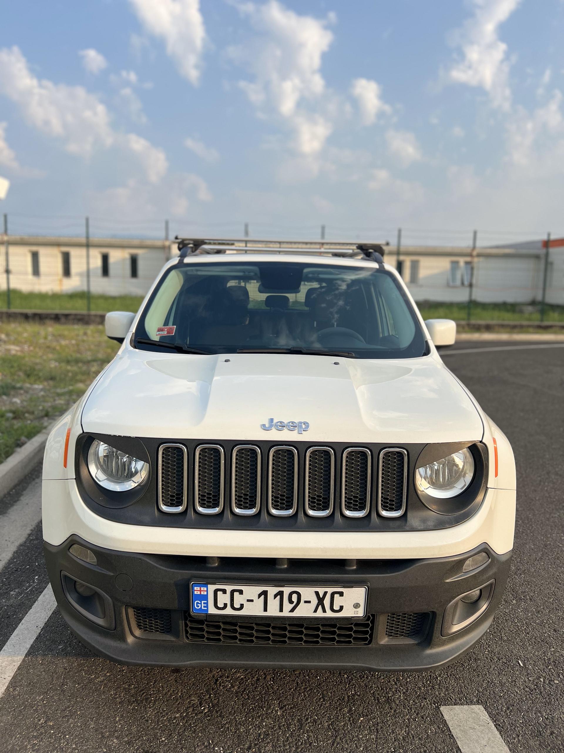 Jeep Renegade — exterior view 3