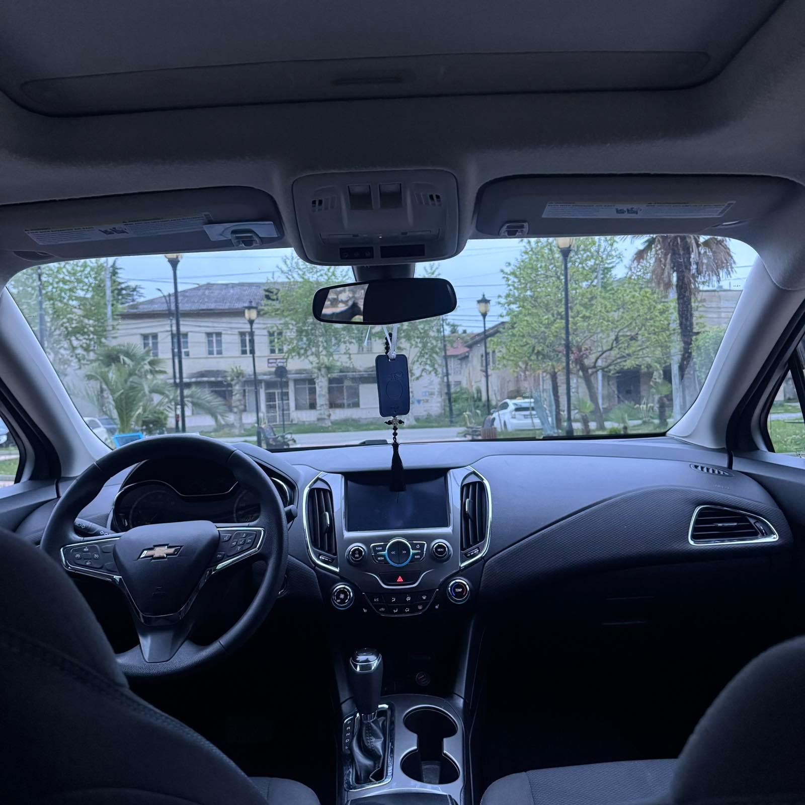 Chevrolet cruze — exterior view 5
