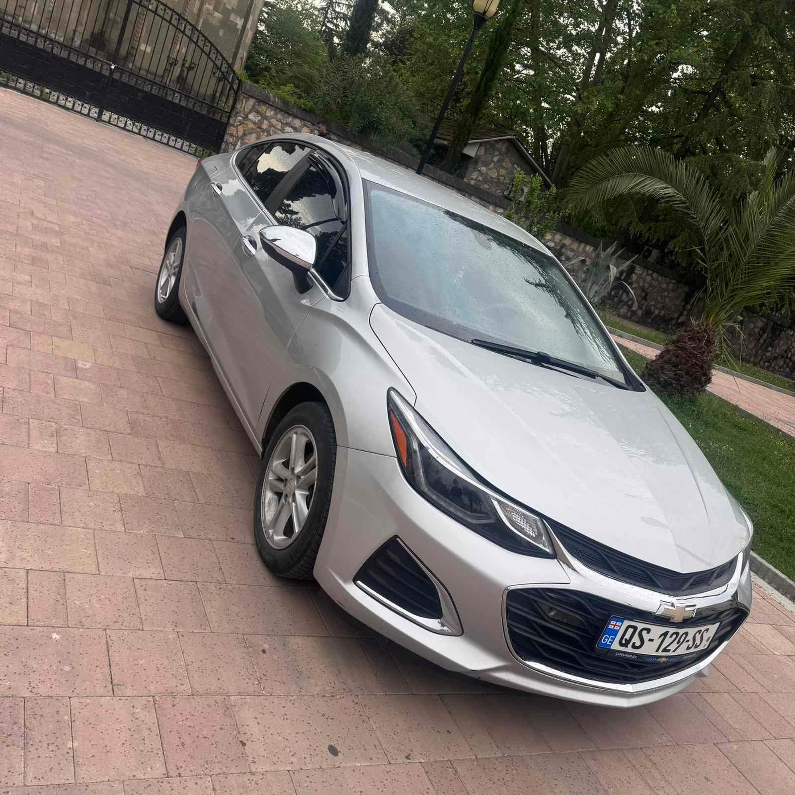 Chevrolet cruze — exterior view 4