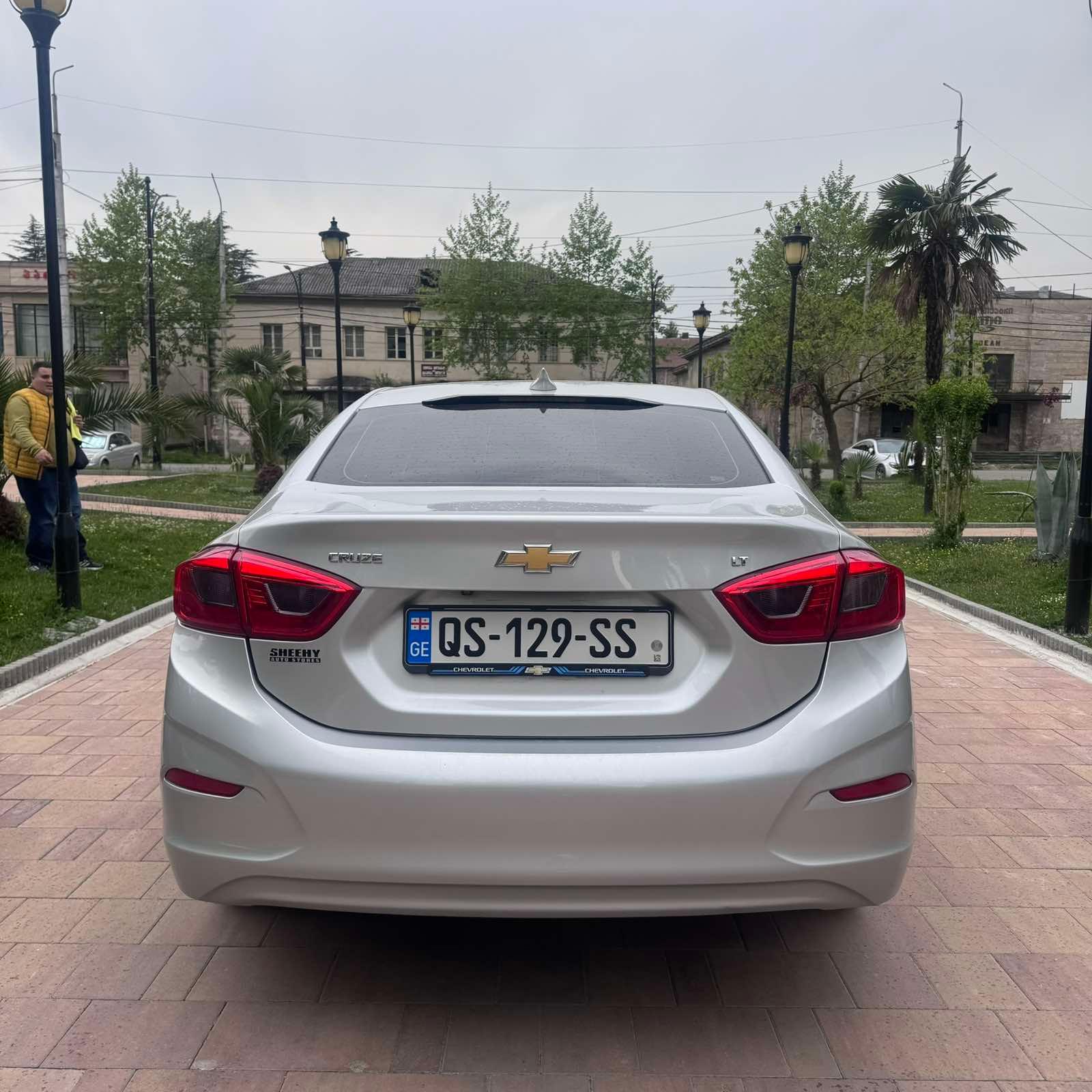 Chevrolet cruze — exterior view 5