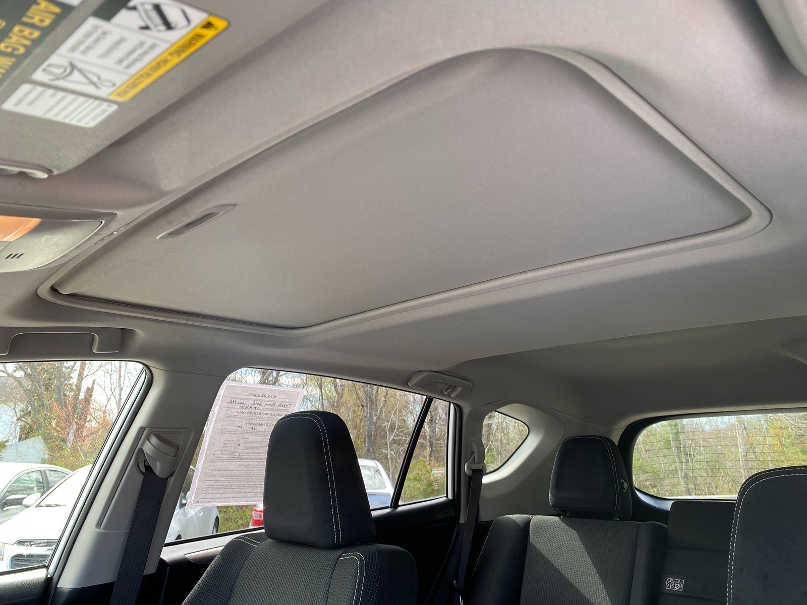Toyota Rav4 hybrid — exterior view 4