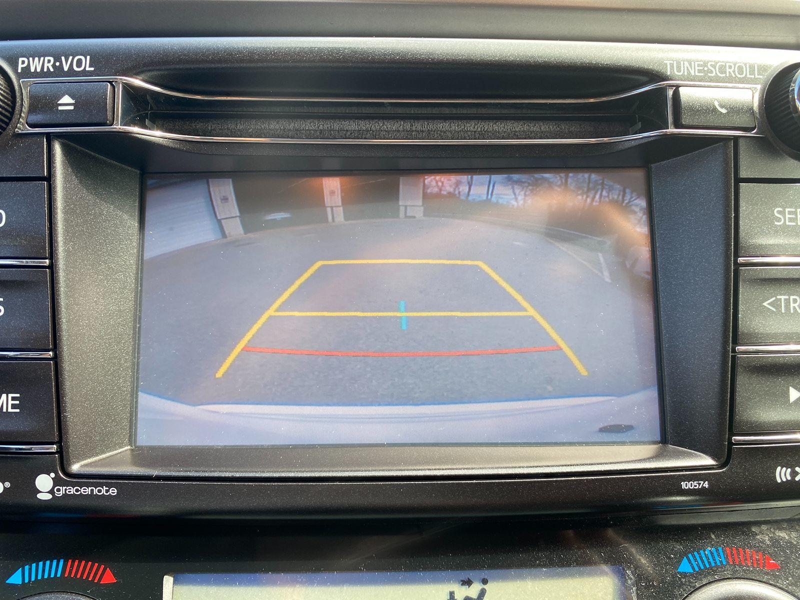Toyota Rav4 hybrid — exterior view 5
