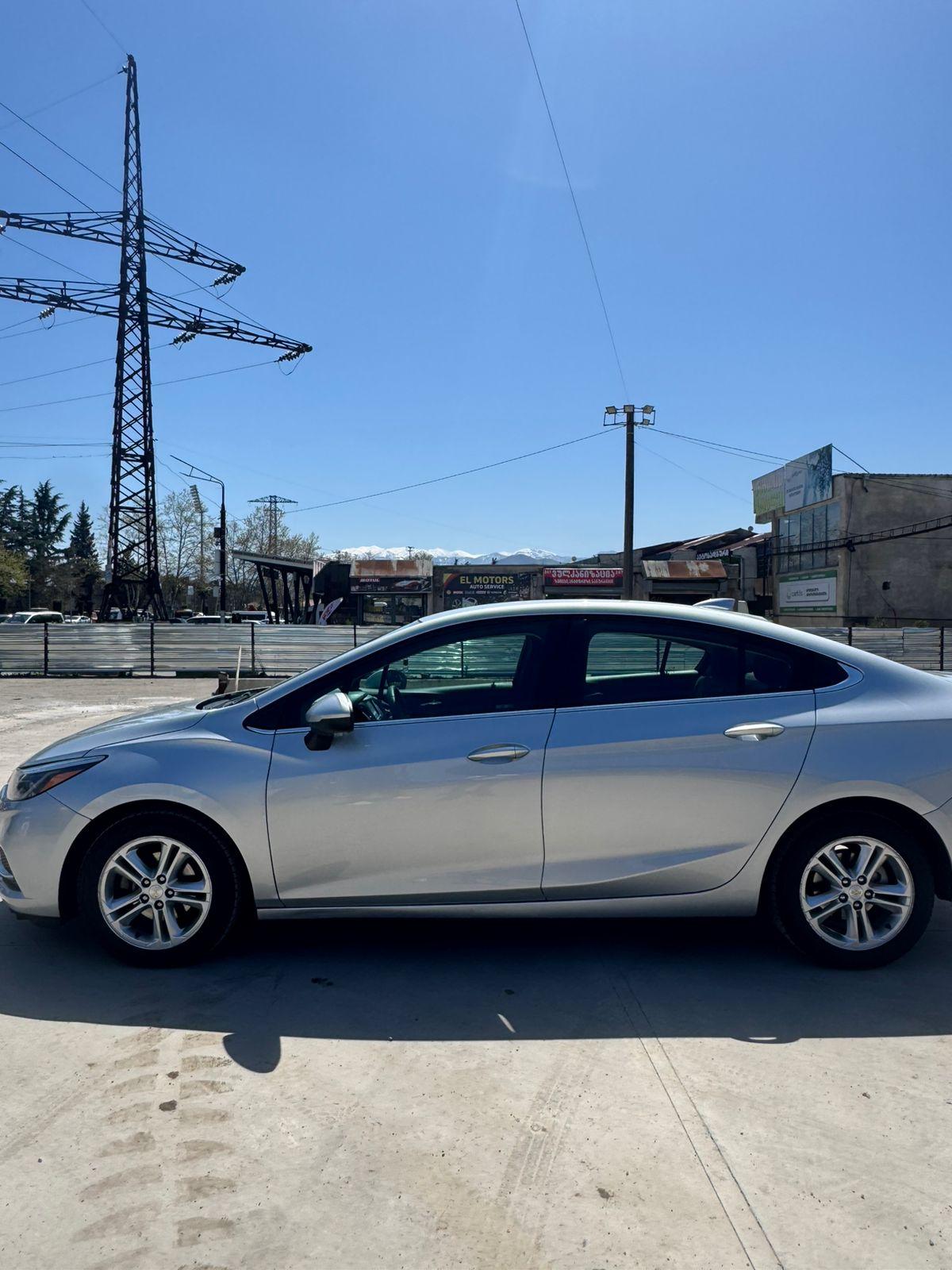 Chevrolet Cruze — exterior view 5