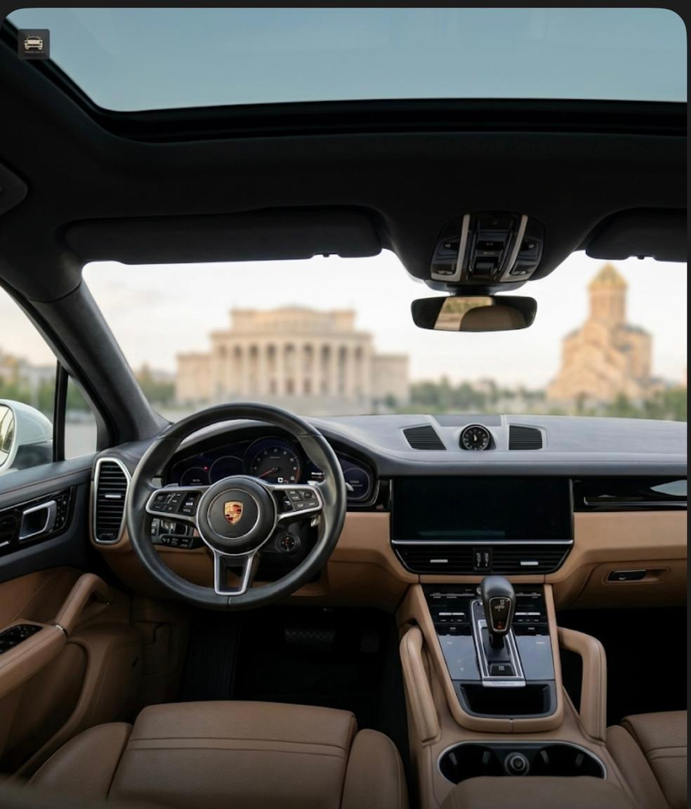 Porsche Cayenne — exterior view 4