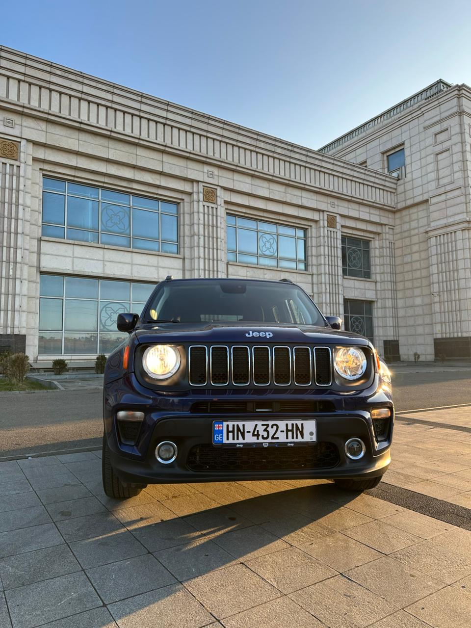 Jeep Renegade — exterior view 2