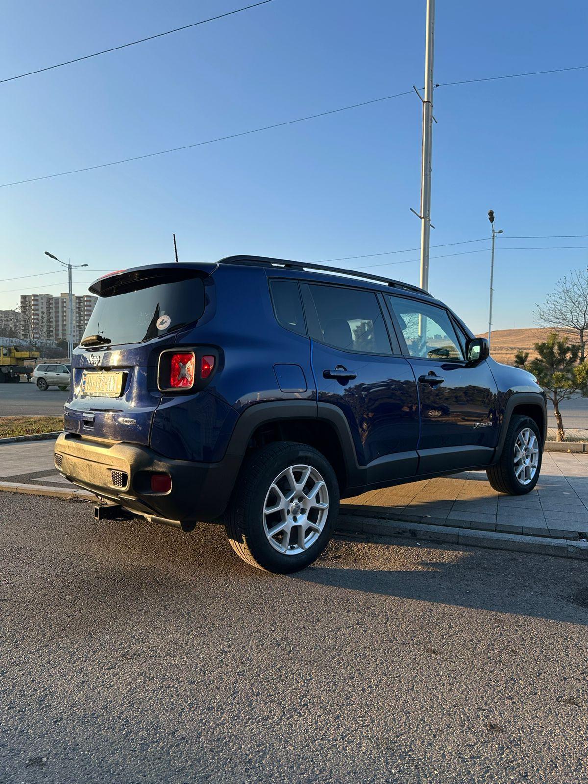 Jeep Renegade — exterior view 7