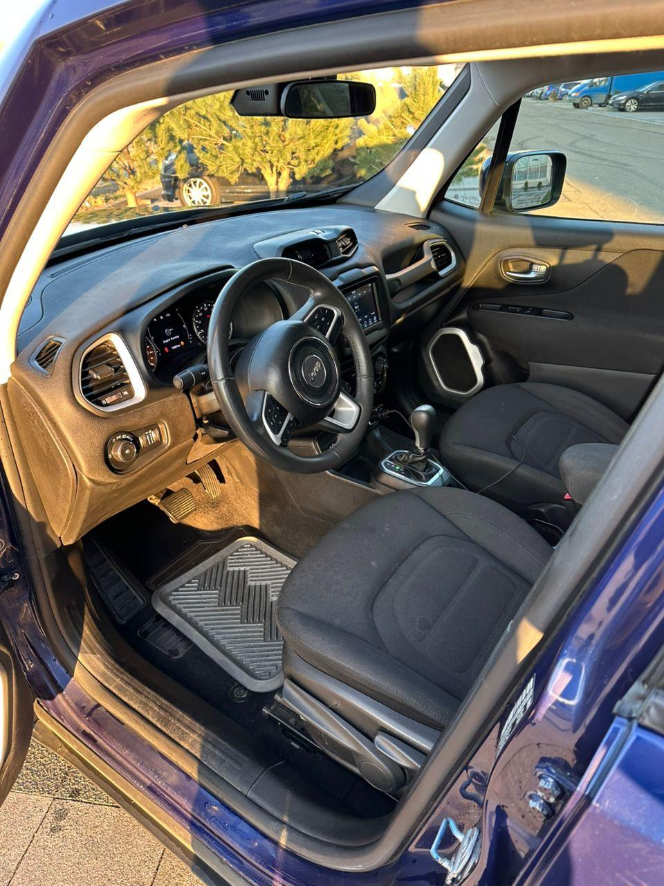 Jeep Renegade — exterior view 9