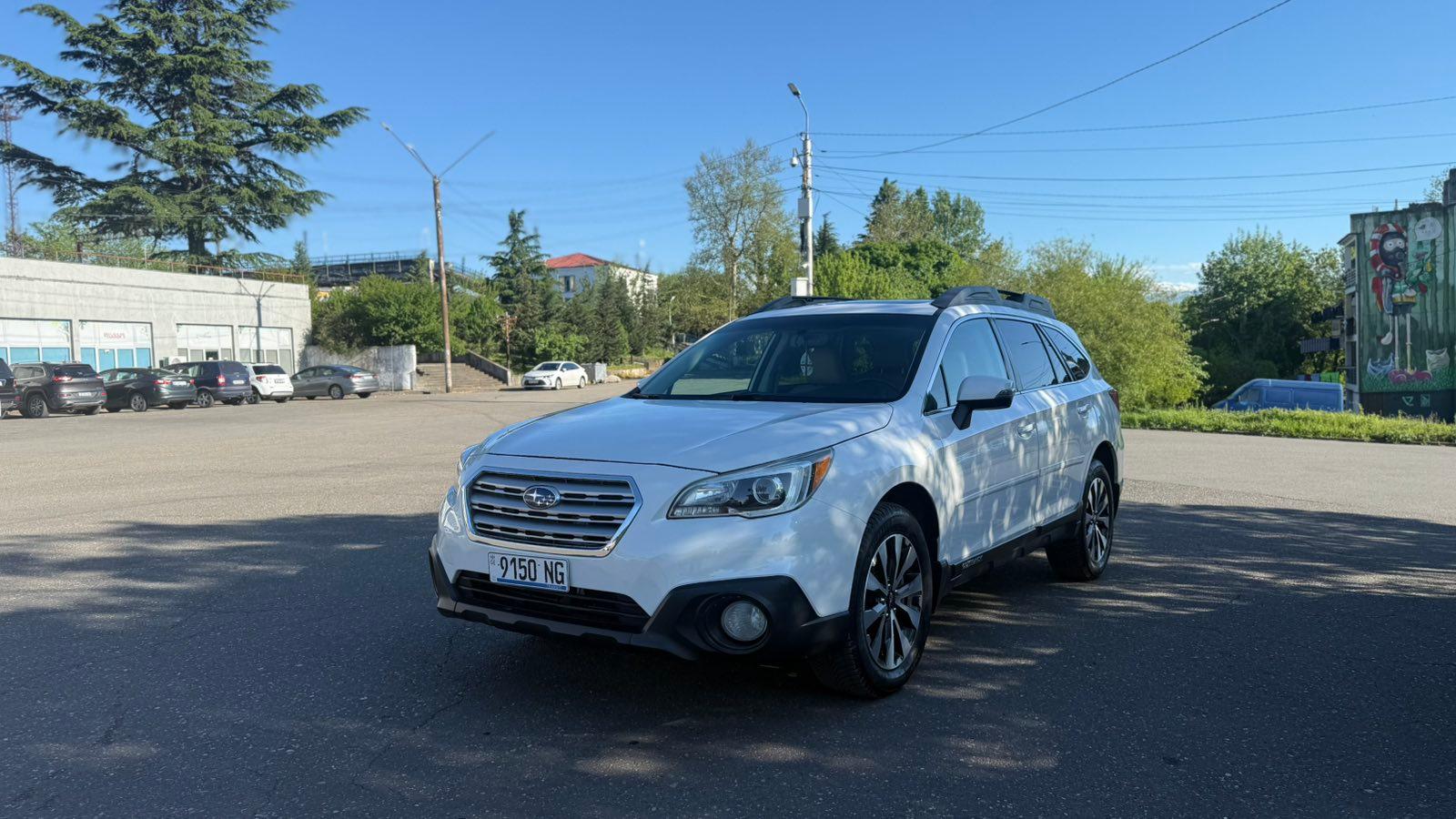 Subaru Outback — exterior view 2