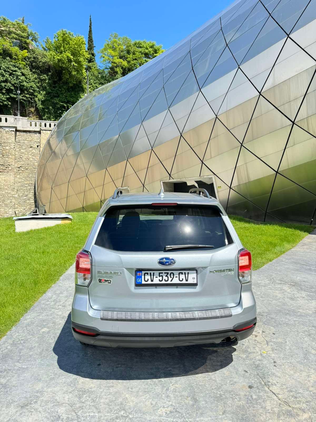 Subaru Forester — exterior view 5