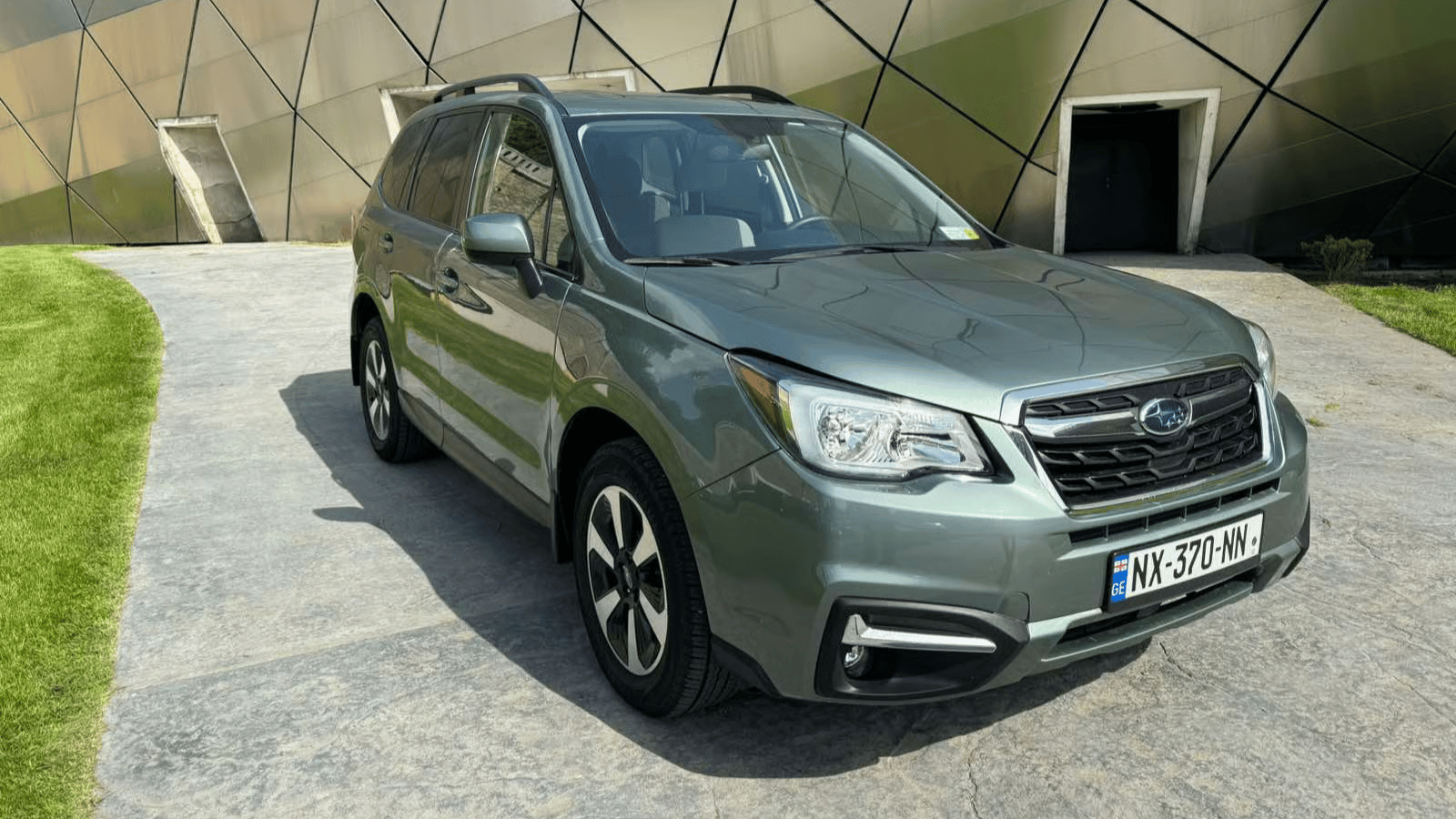 Subaru forester for rent in Georgia from 35 € per day