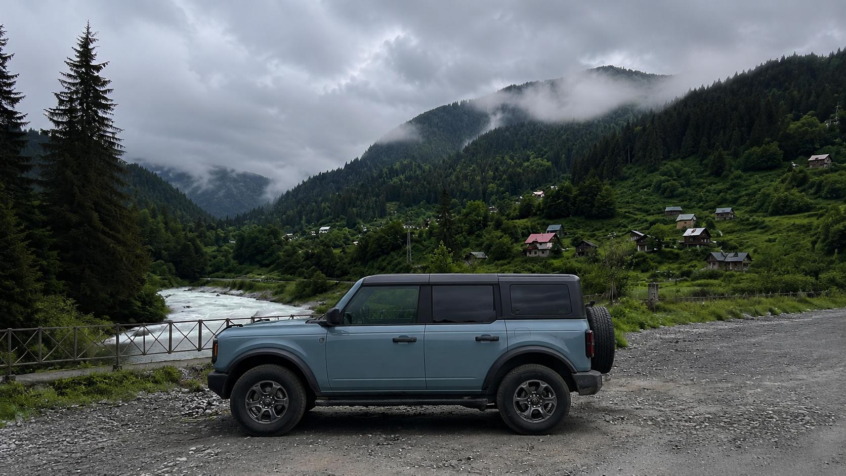 Ford Bronco — exterior view 4