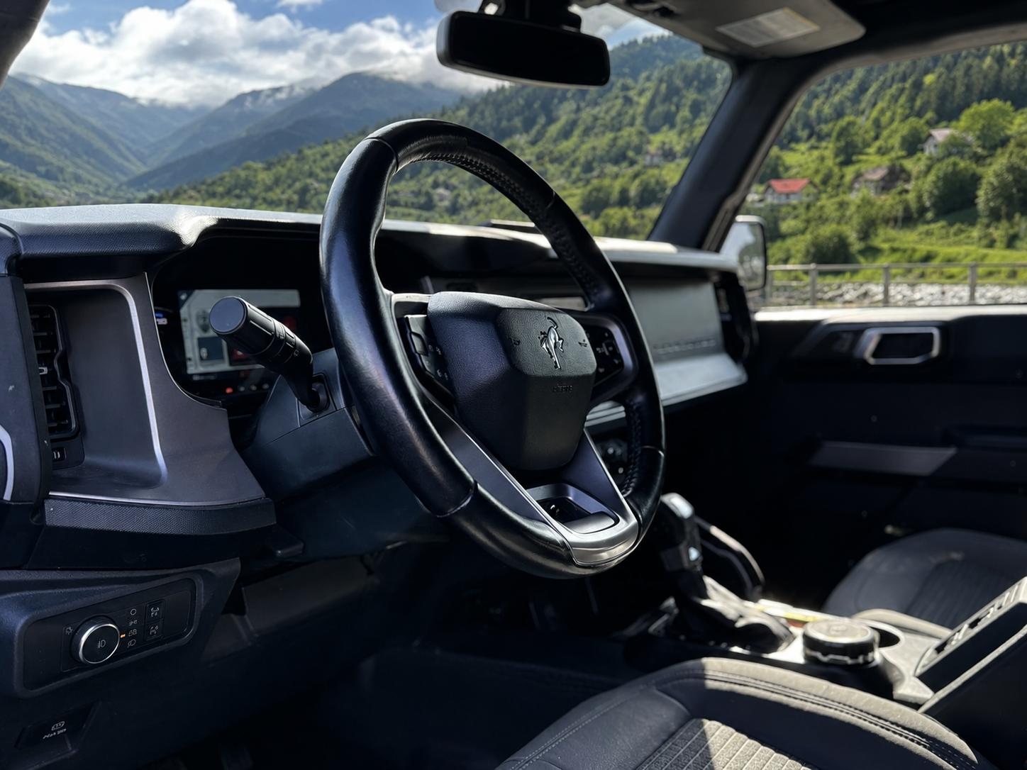 Ford Bronco — exterior view 6