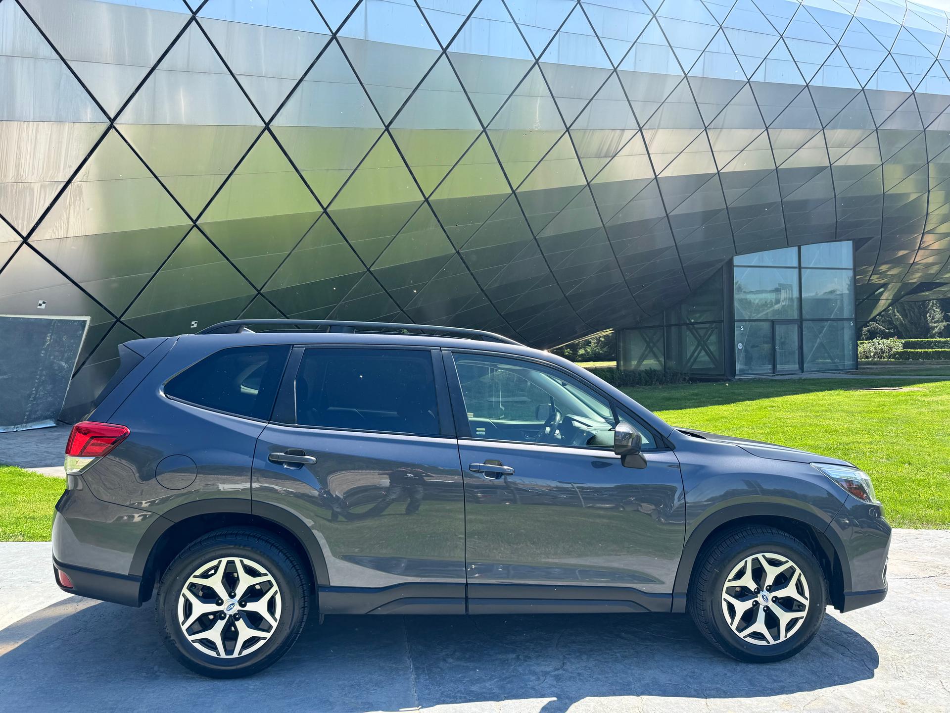 Subaru Forester — exterior view 4