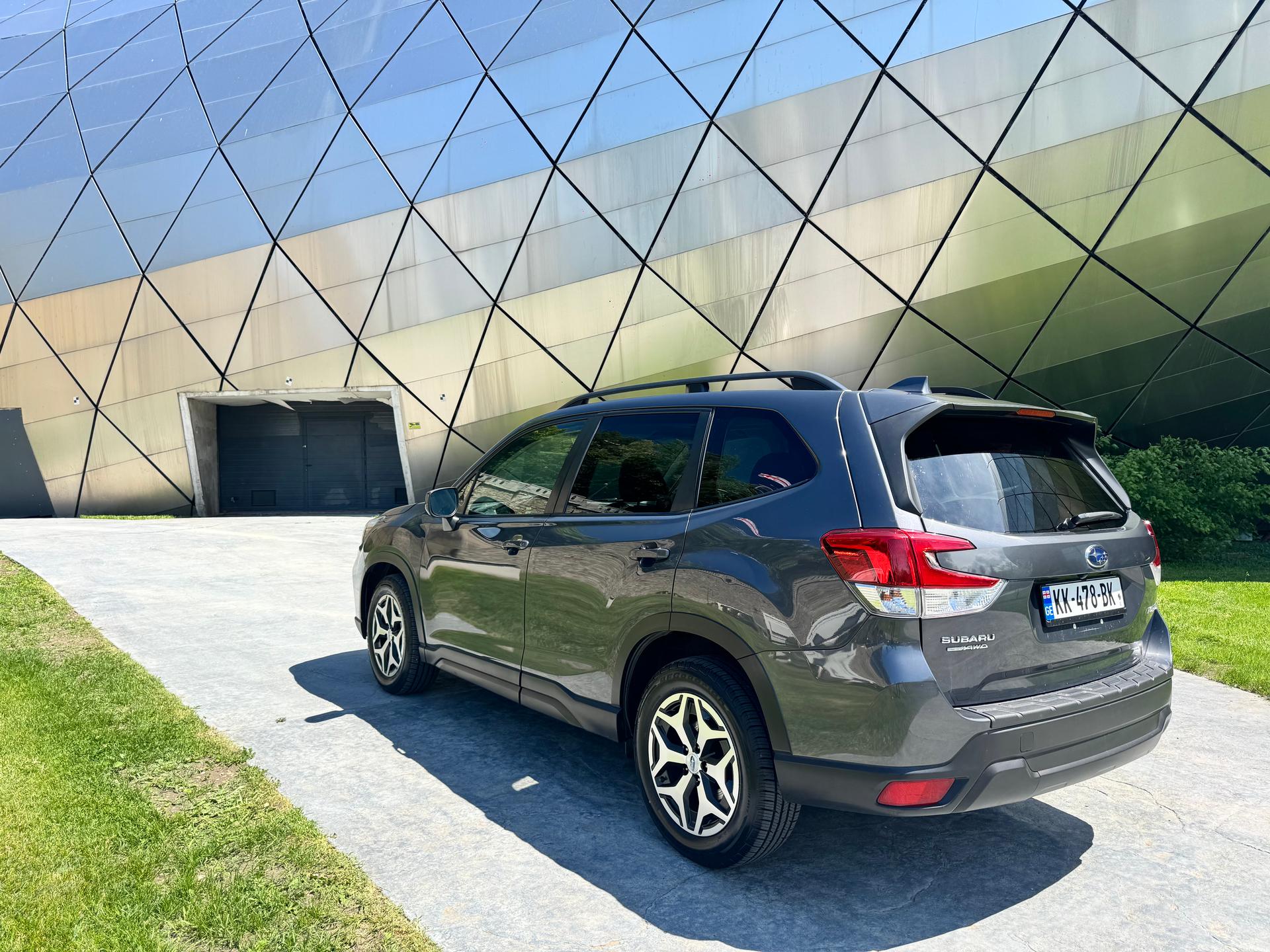 Subaru Forester — exterior view 5